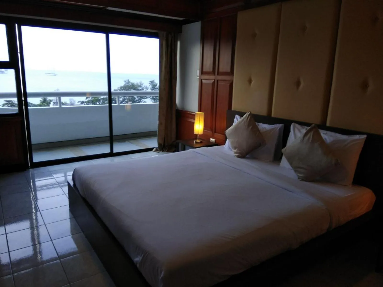 Bedroom, Bed in Patong Tower by United 21 Thailand
