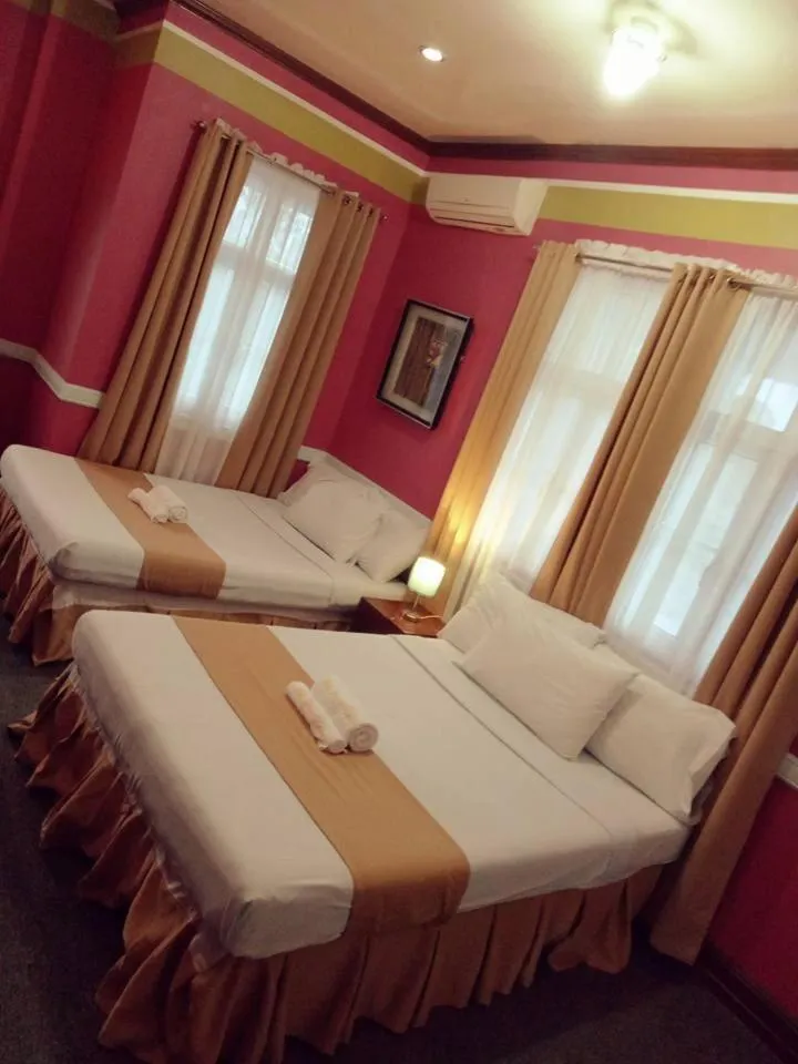 Bed in Villa Jhoana Resort