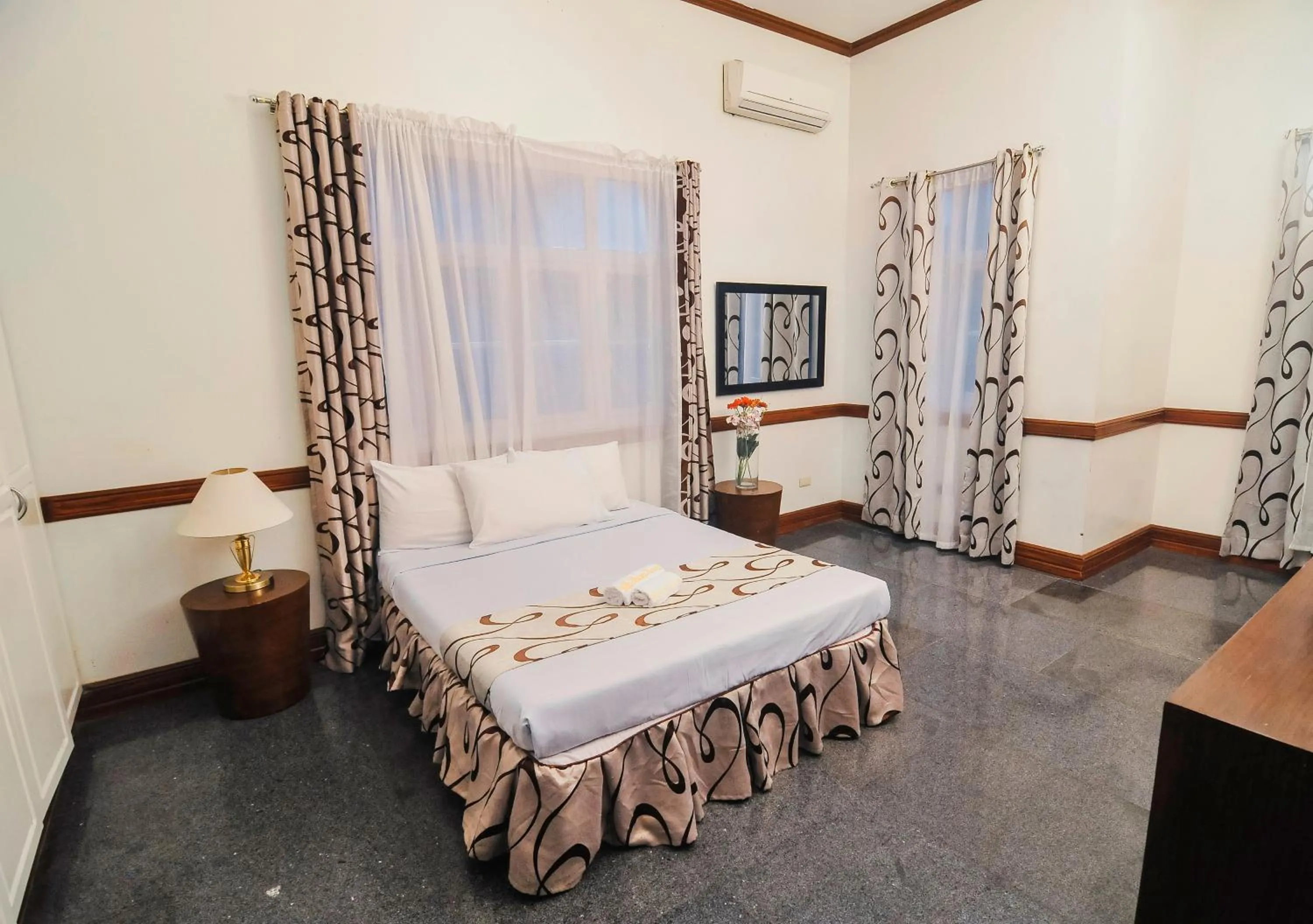 Photo of the whole room, Bed in Villa Jhoana Resort