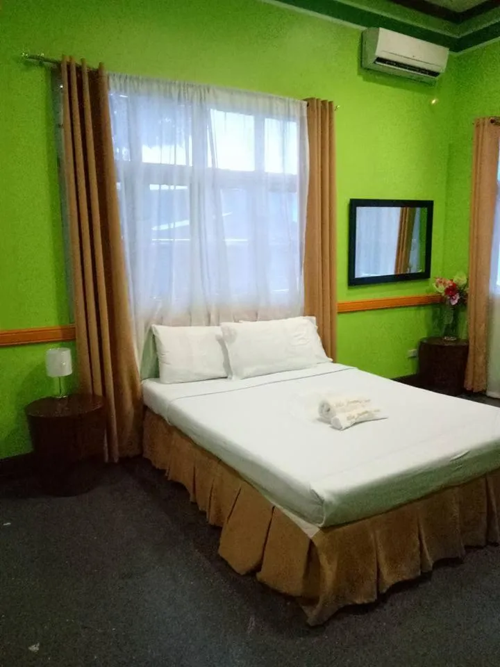 Bed in Villa Jhoana Resort