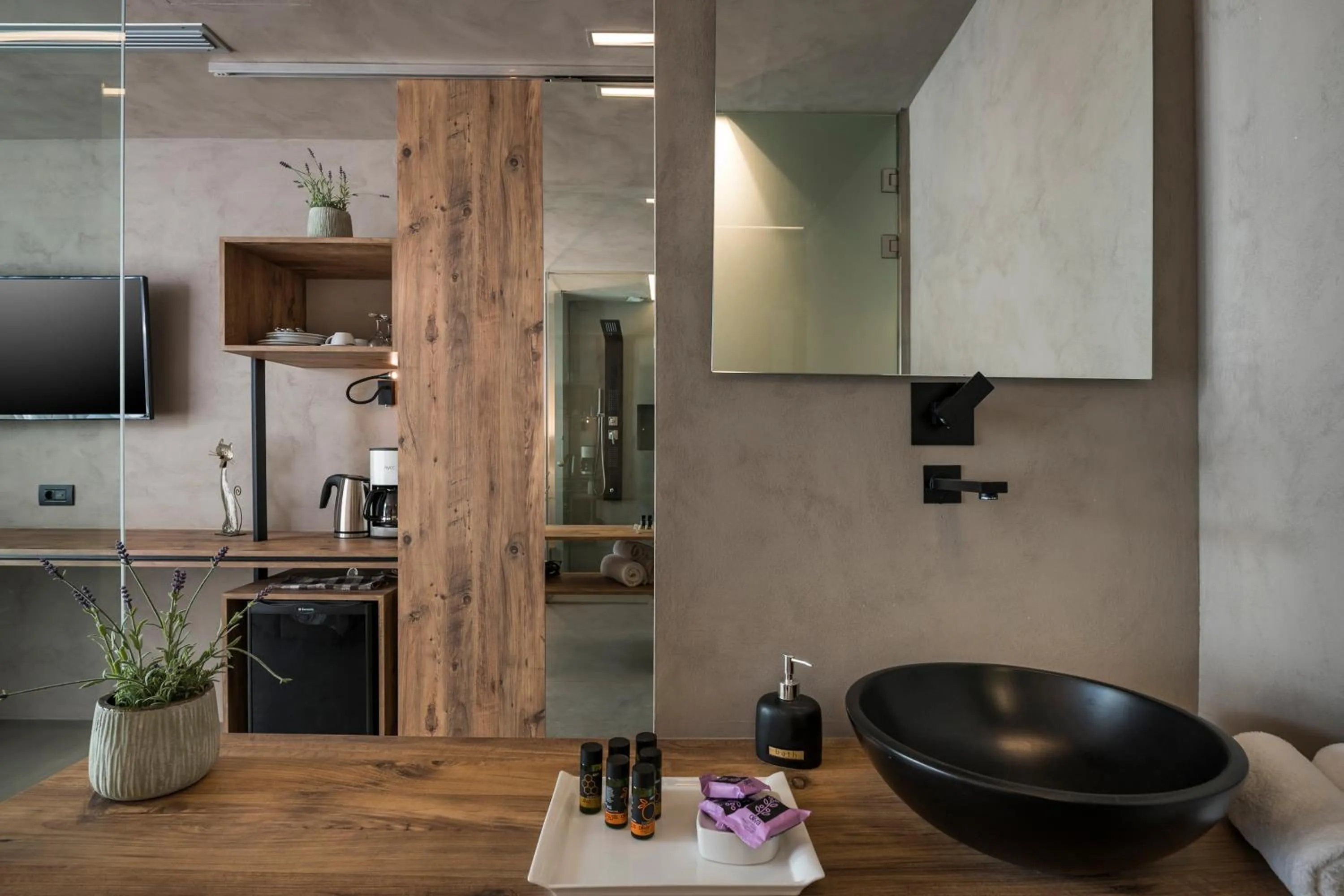 Decorative detail in Icarus Hotel