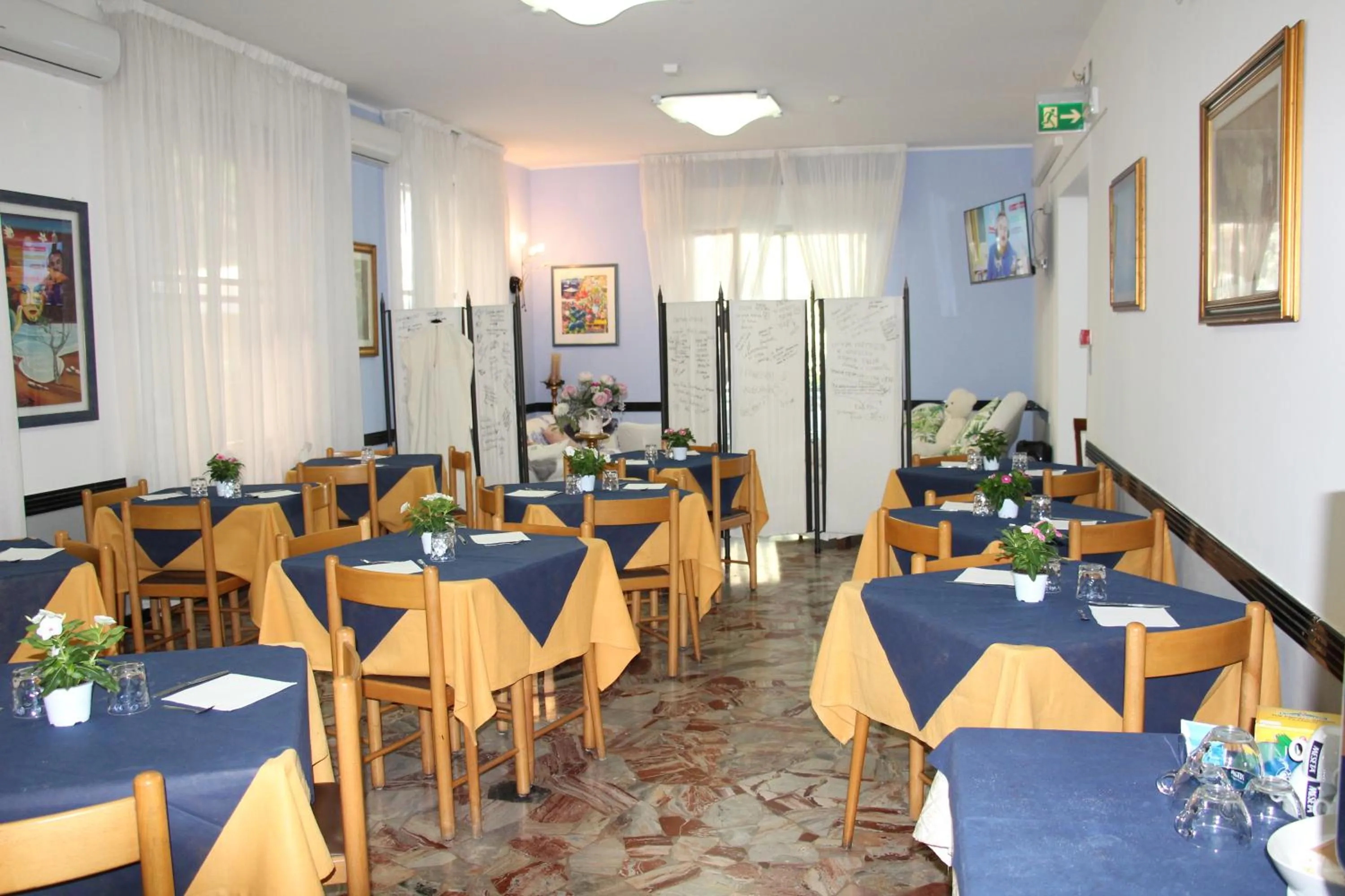 Restaurant/places to eat in Martina's Hotel