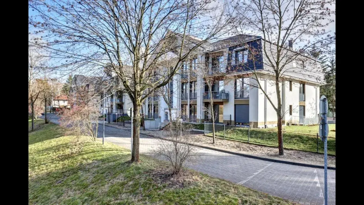 Neue stillvolle Wohnung im Steinbach Palais, ideale Lage Neue stillvolle Wohnung im Steinbach Palais, ideale Lage