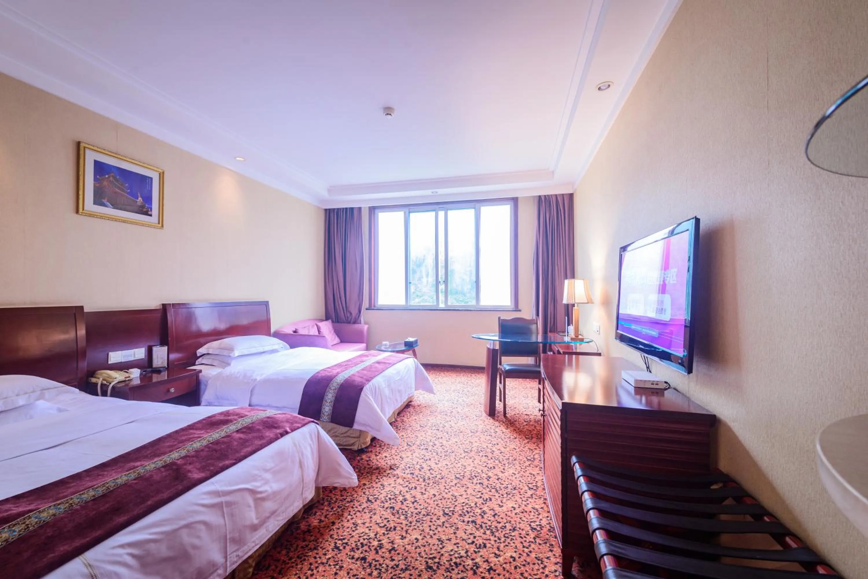 Photo of the whole room, Bed in E-mei Mountain Hotel