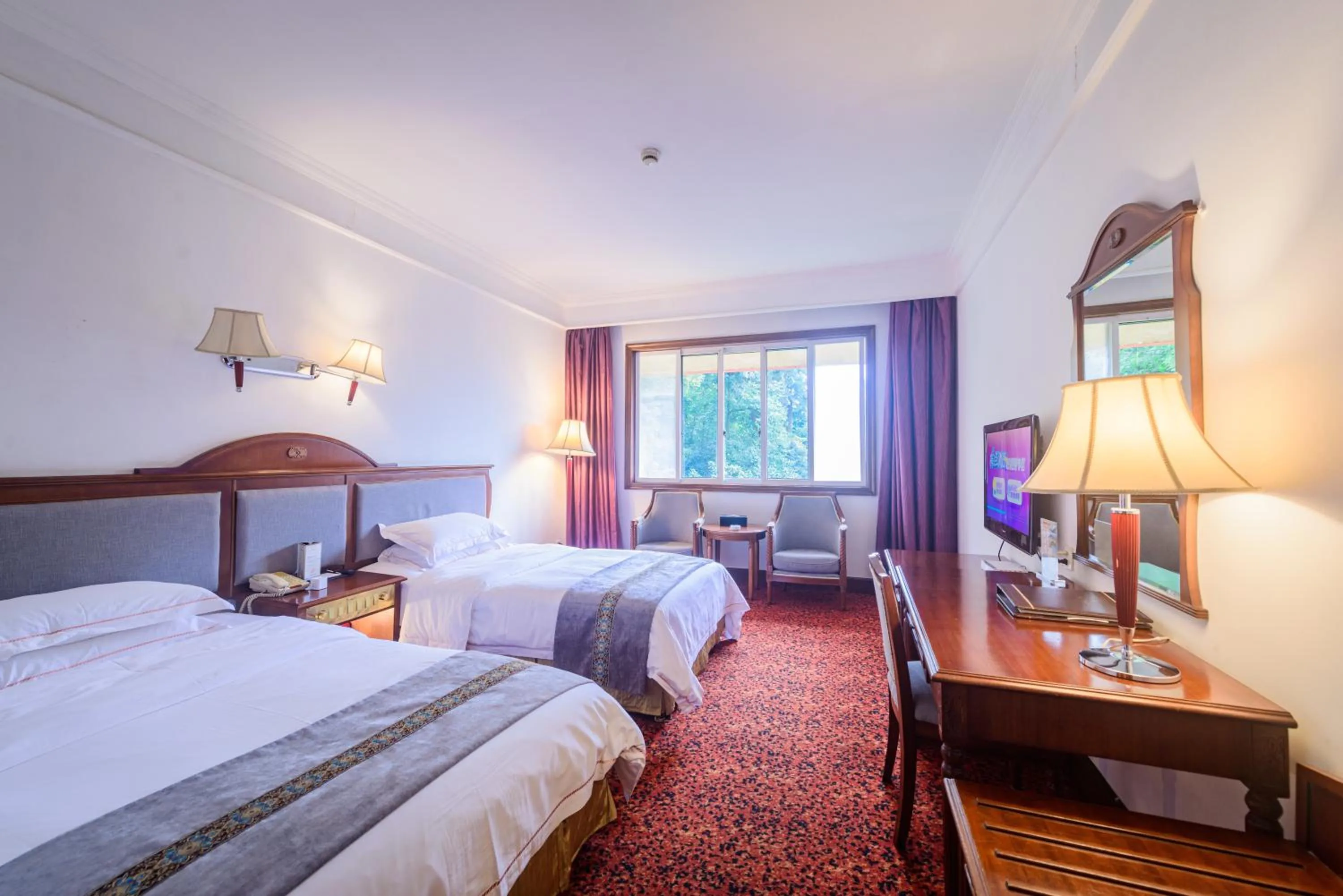 Photo of the whole room, Bed in E-mei Mountain Hotel