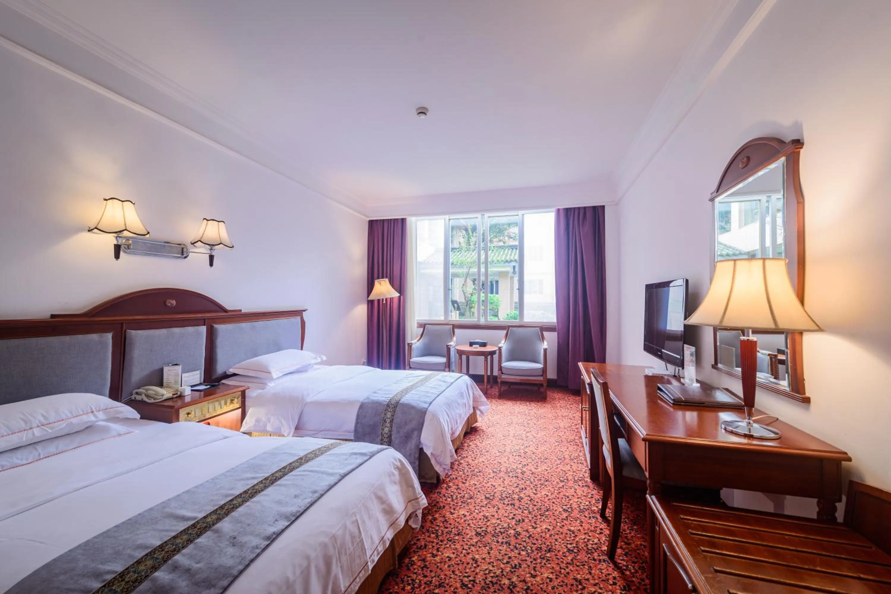 Photo of the whole room, Bed in E-mei Mountain Hotel