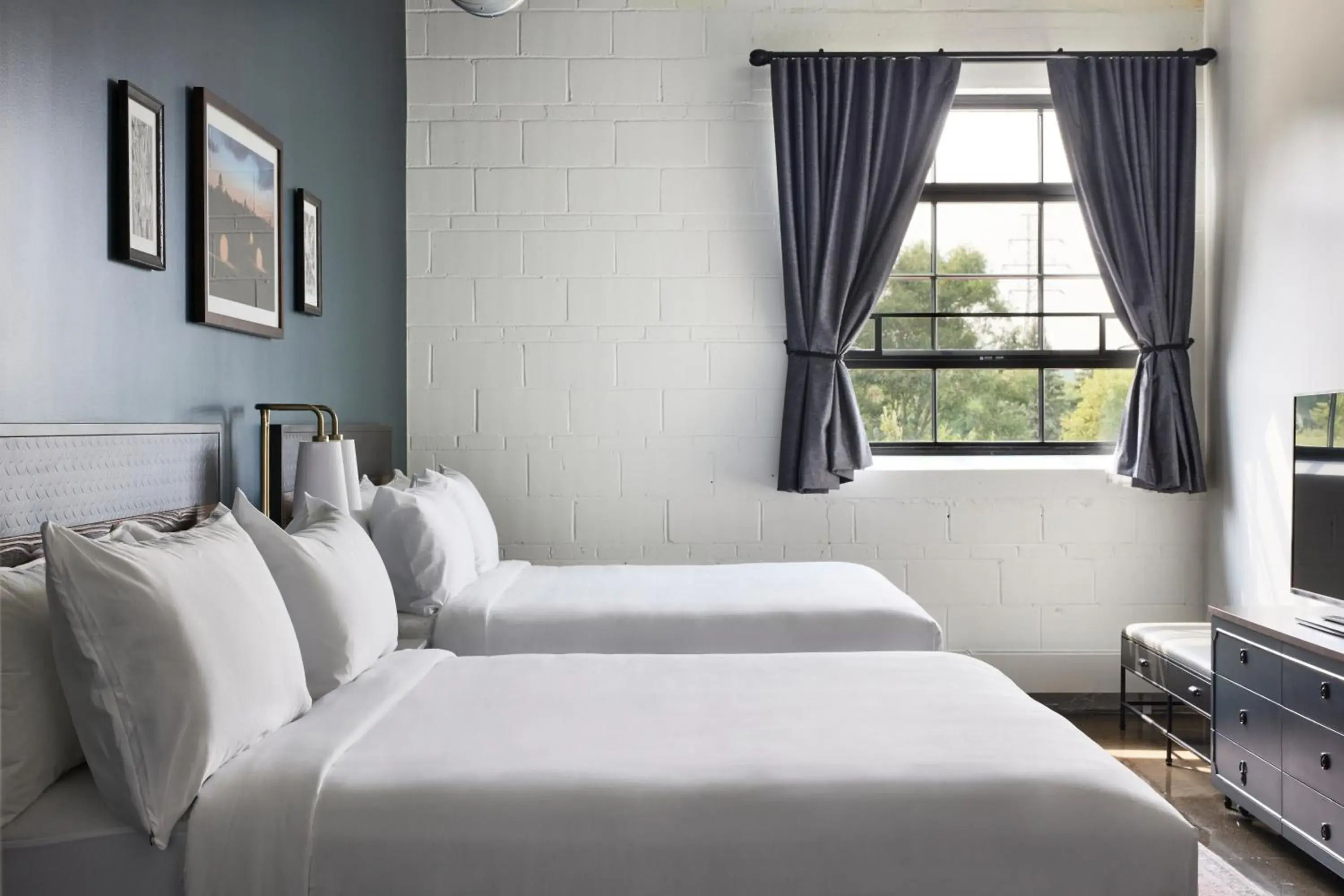 Deluxe Queen Studio in The Confluence Hotel Deluxe Queen Studio in The Confluence Hotel