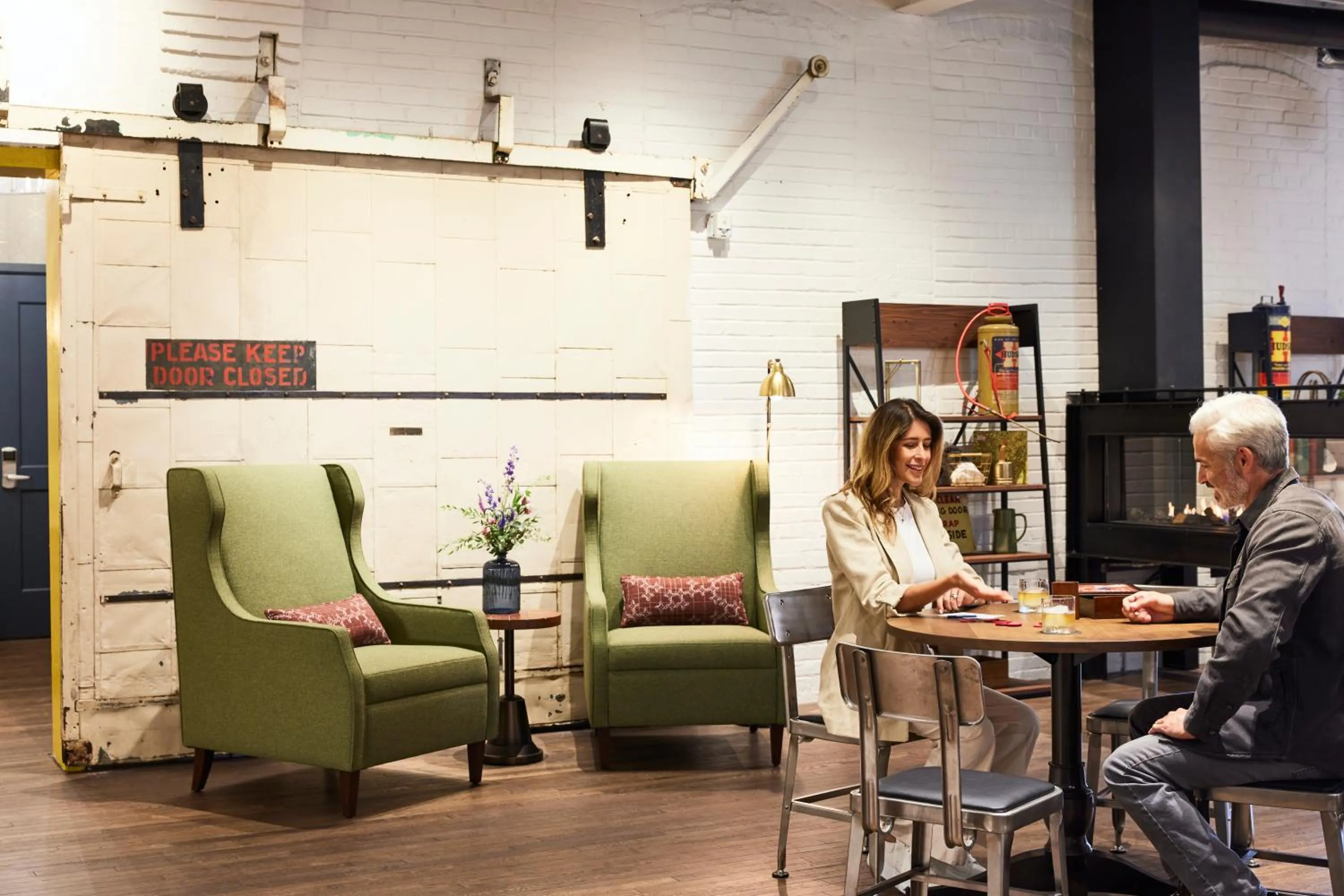 Restaurant/places to eat in The Confluence Hotel