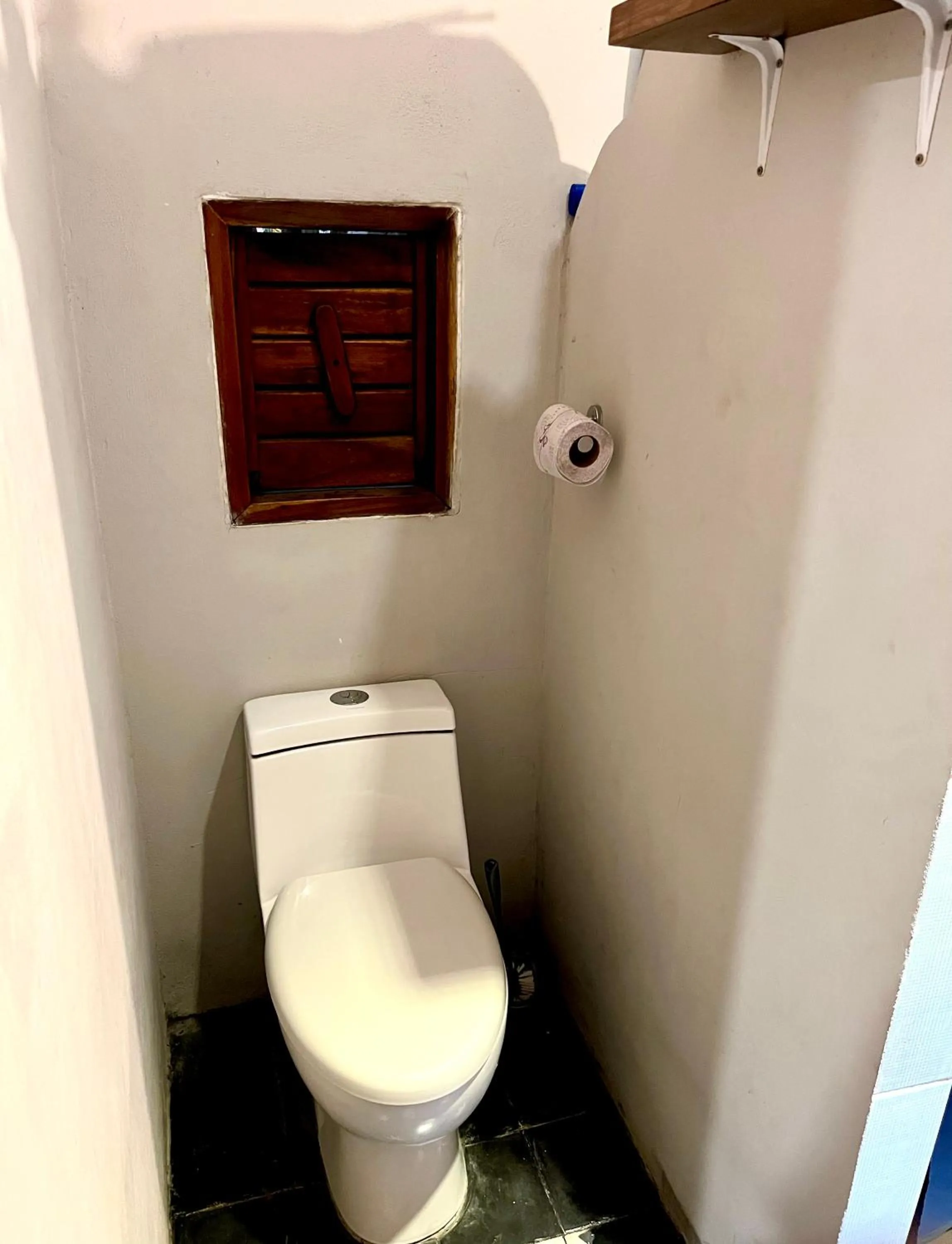 Bathroom in Maui Hostels Tulum