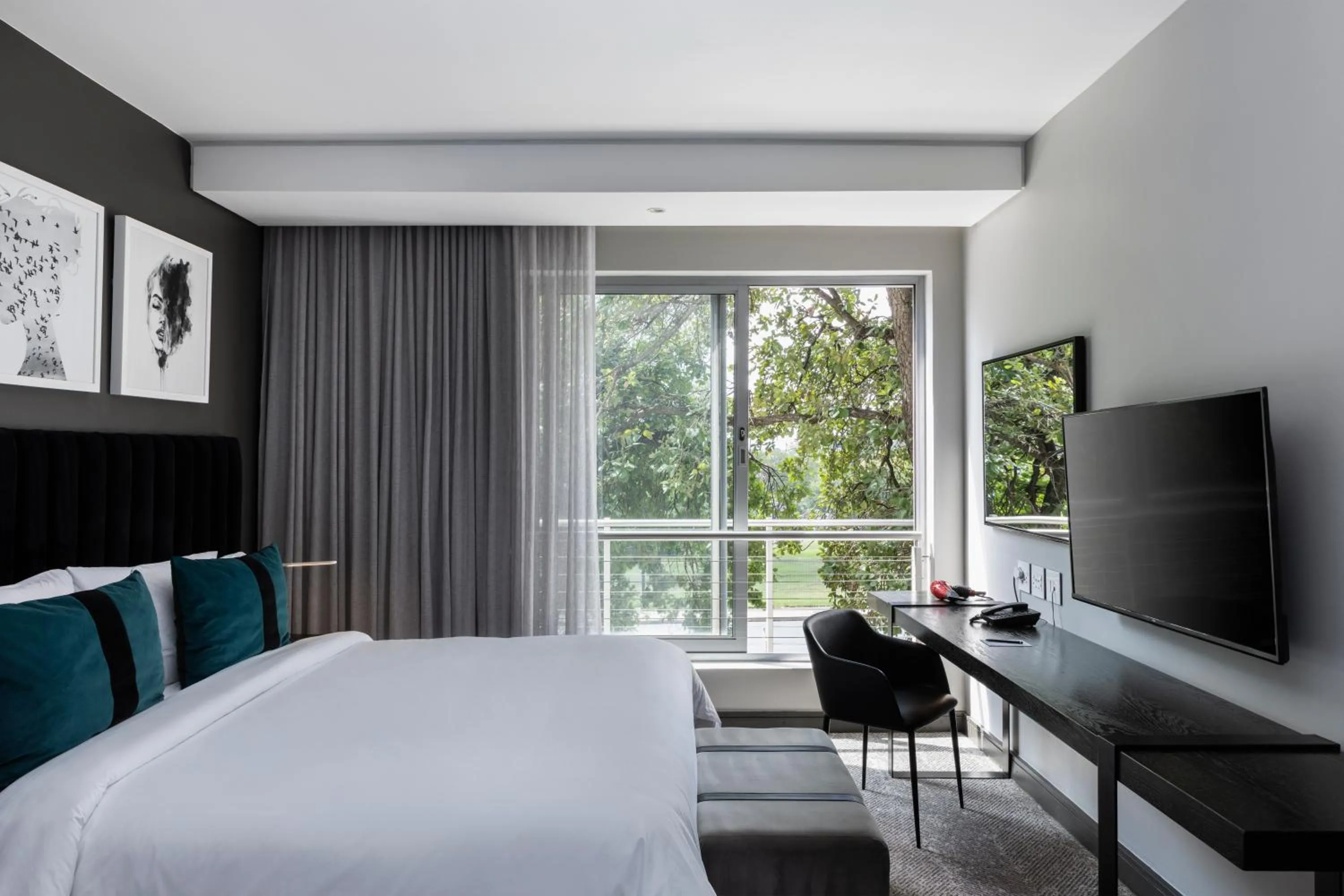 View (from property/room), Bed in The Capital Empire