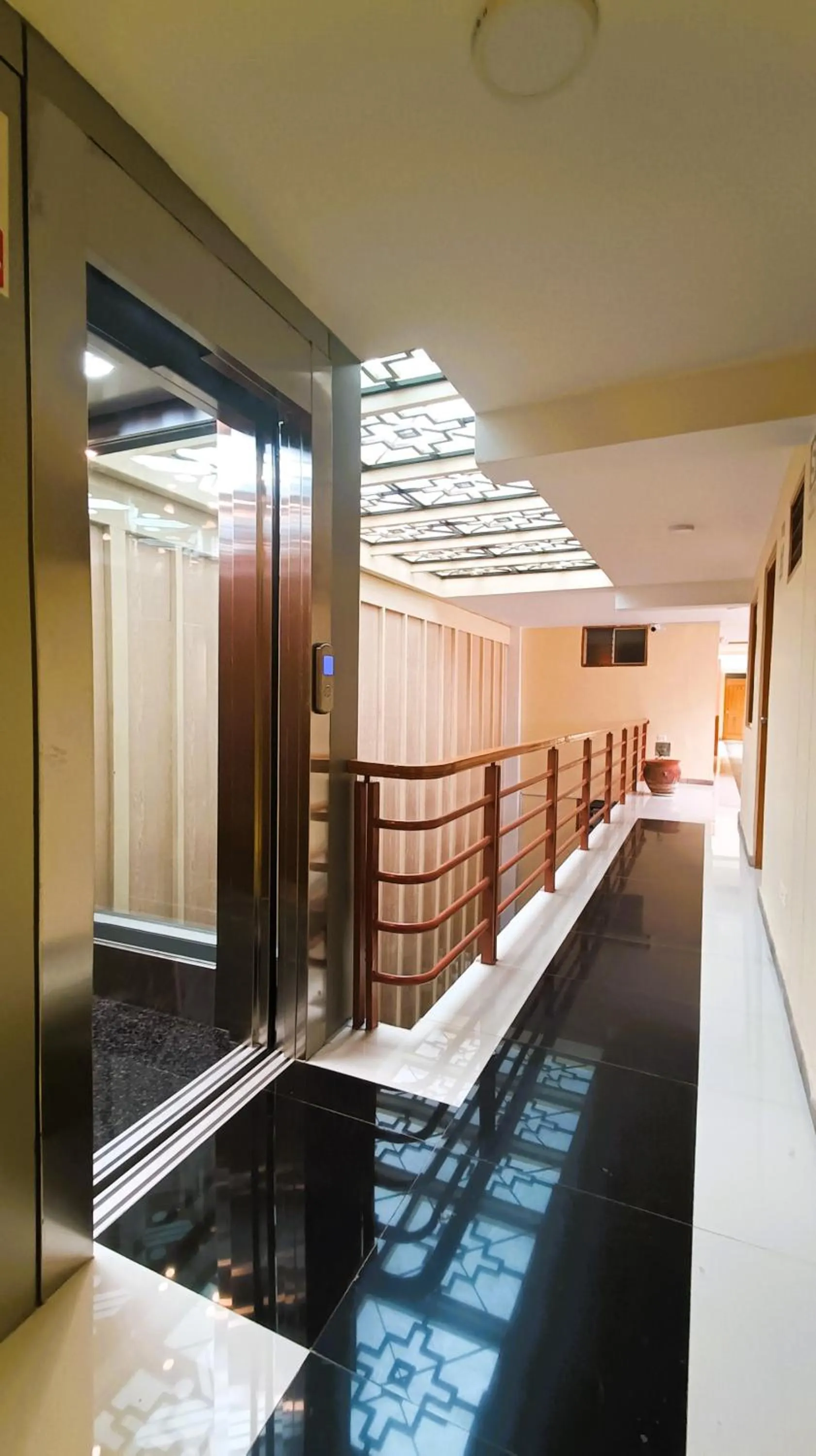 elevator in Hotel Inka Pisac