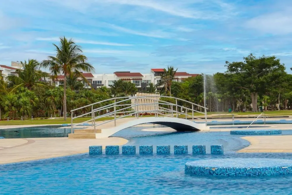 Mareazul Beachfront Resort - Casa Ancora