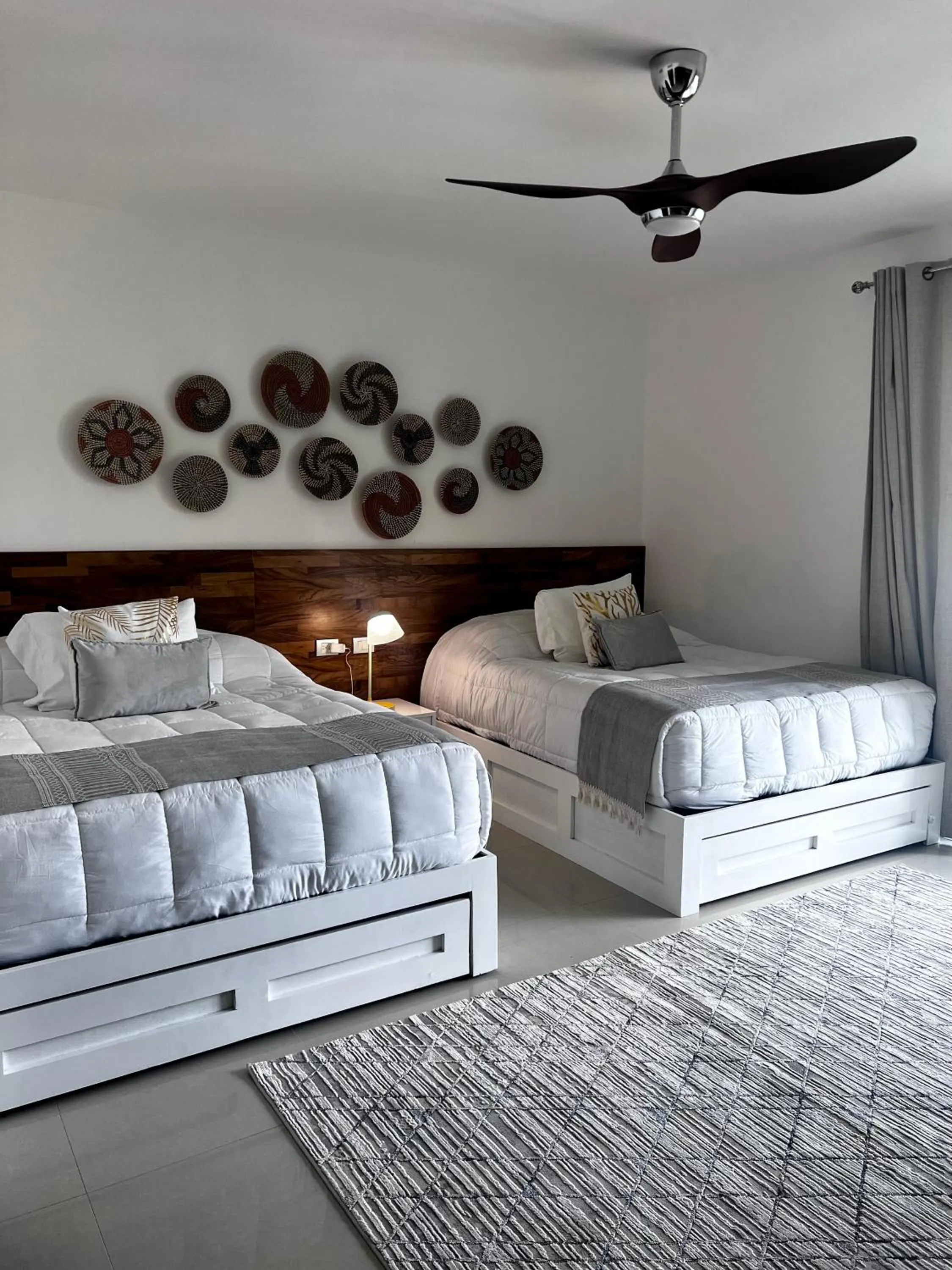 Bed in Mareazul Beachfront Resort - Casa Ancora