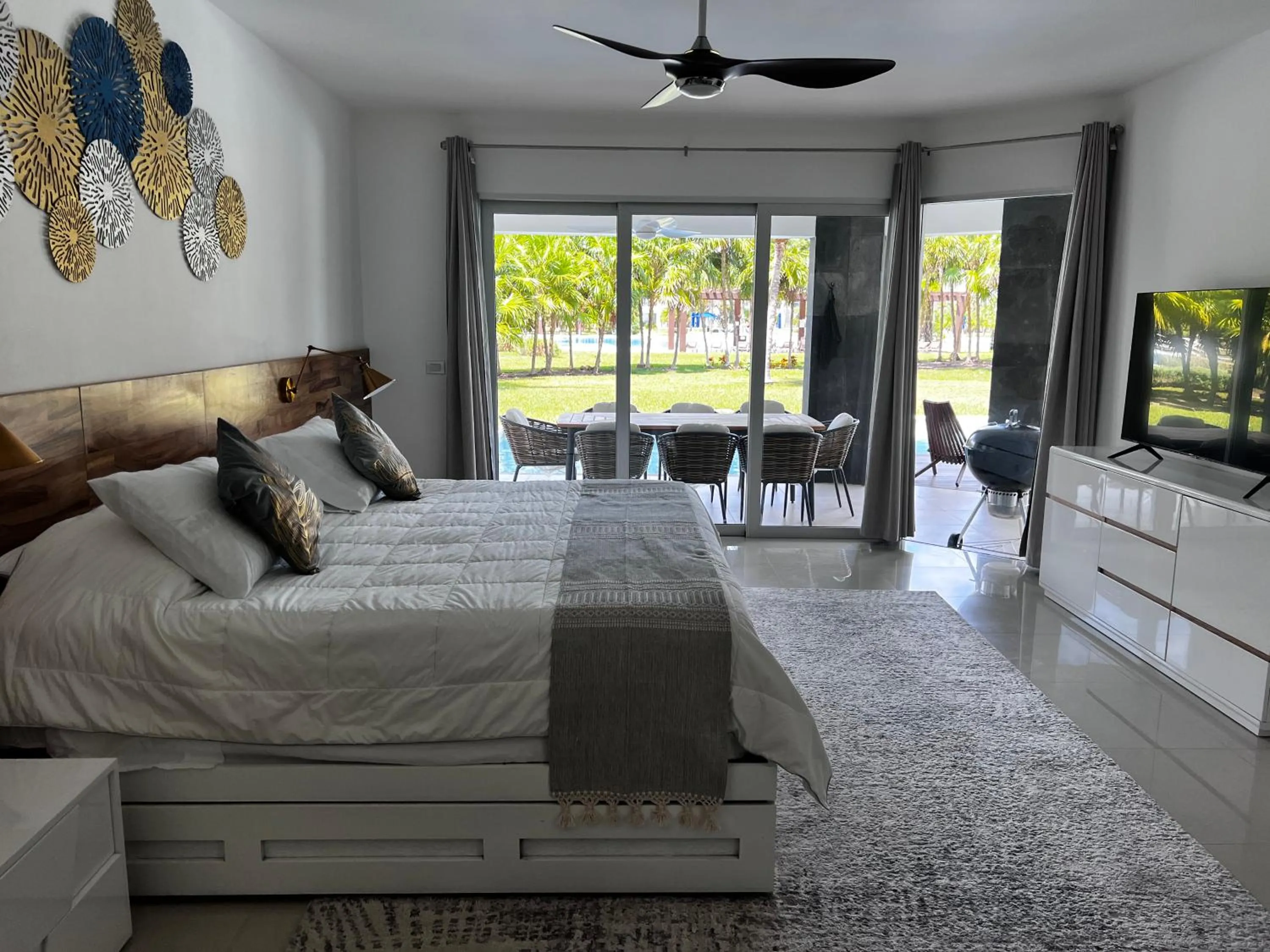 Bed in Mareazul Beachfront Resort - Casa Ancora