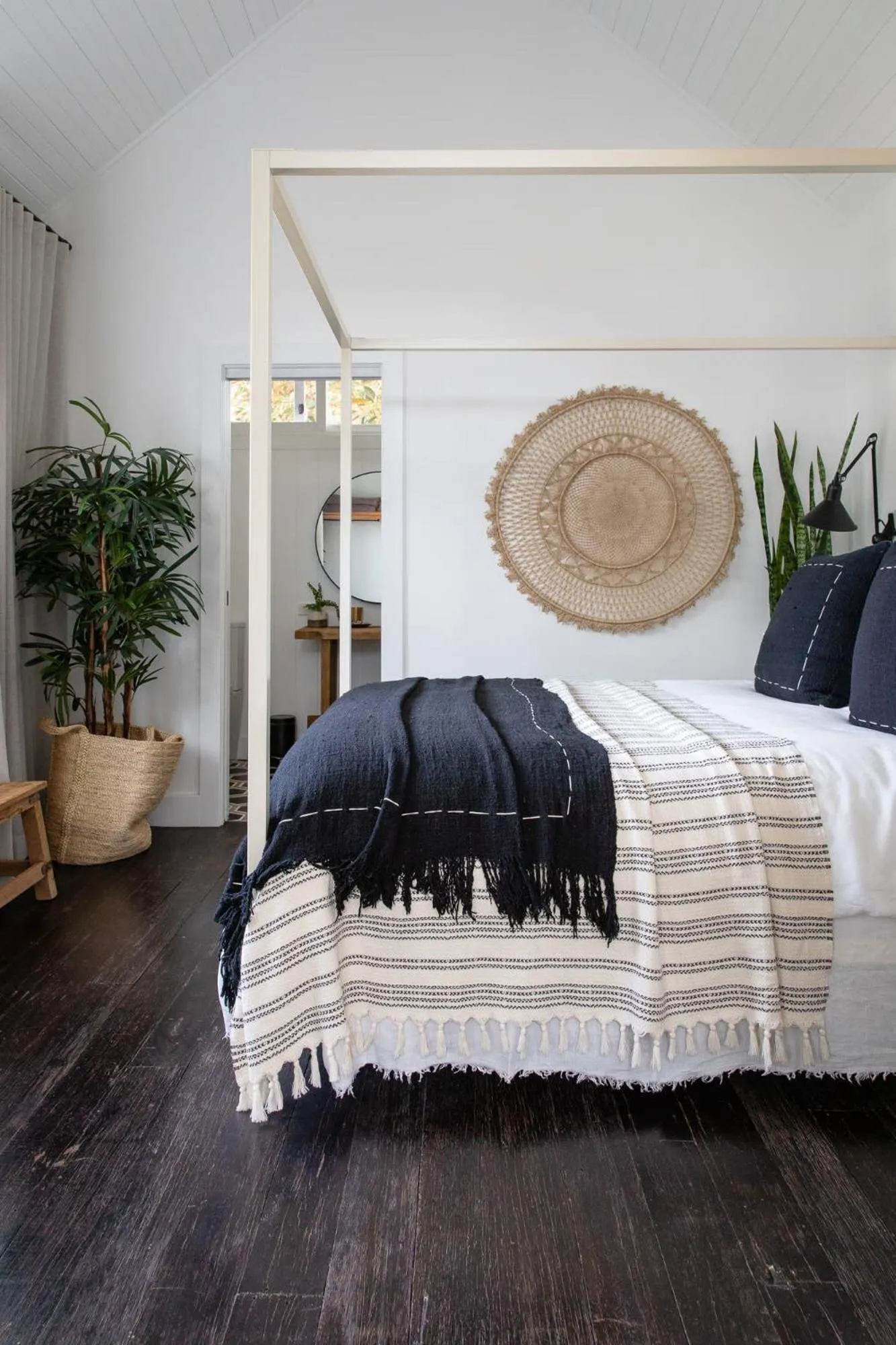 Bed in Soul of Gerringong Farmhouse