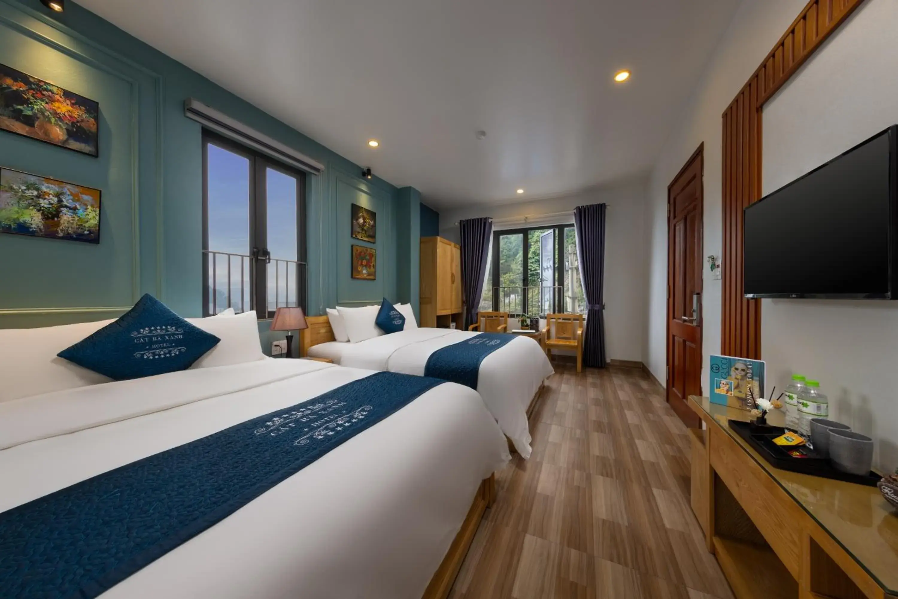 Bed in Cat Ba Xanh Spring Garden Hotel Bed in Cat Ba Xanh Spring Garden Hotel