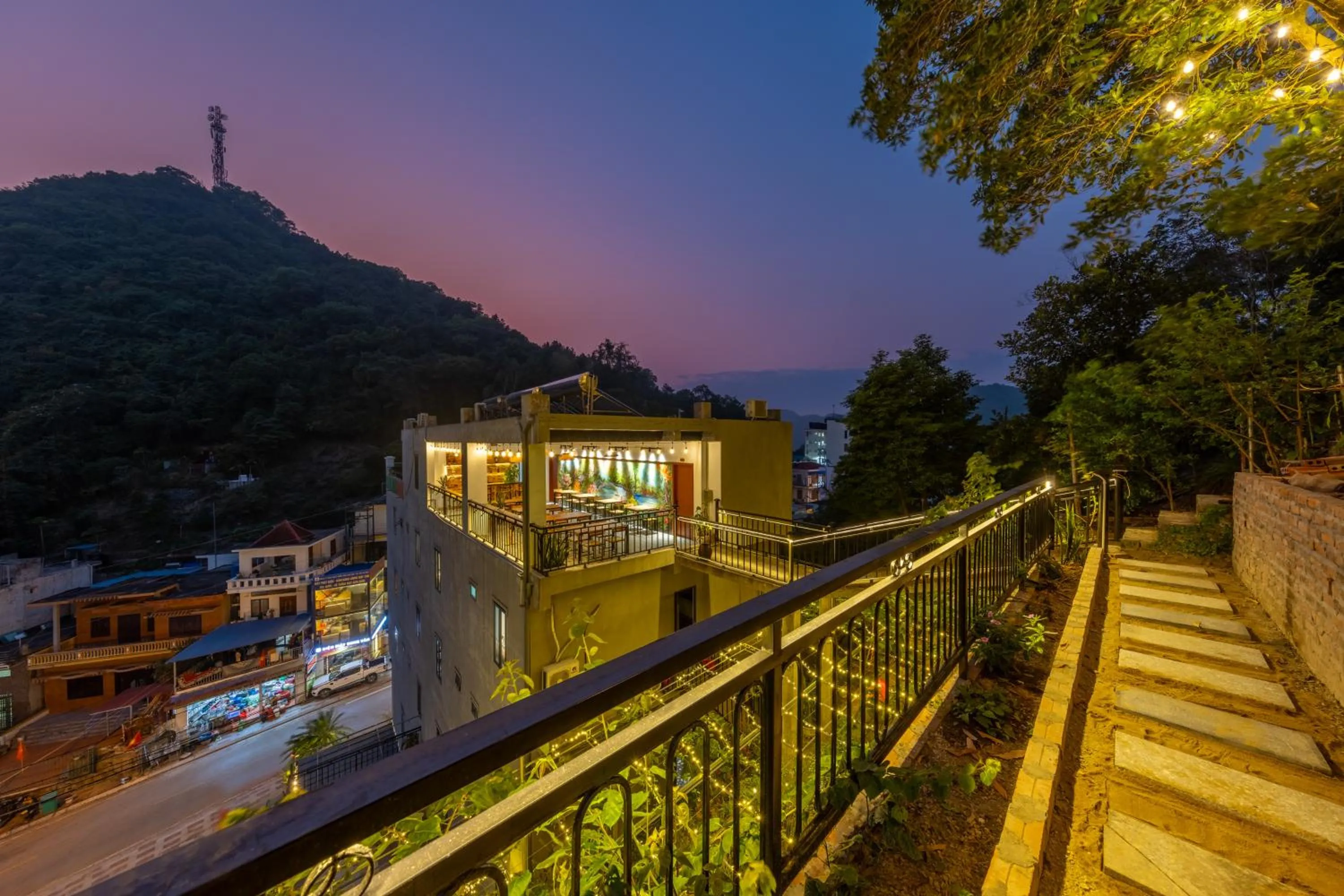 Property building in Cat Ba Xanh Spring Garden Hotel