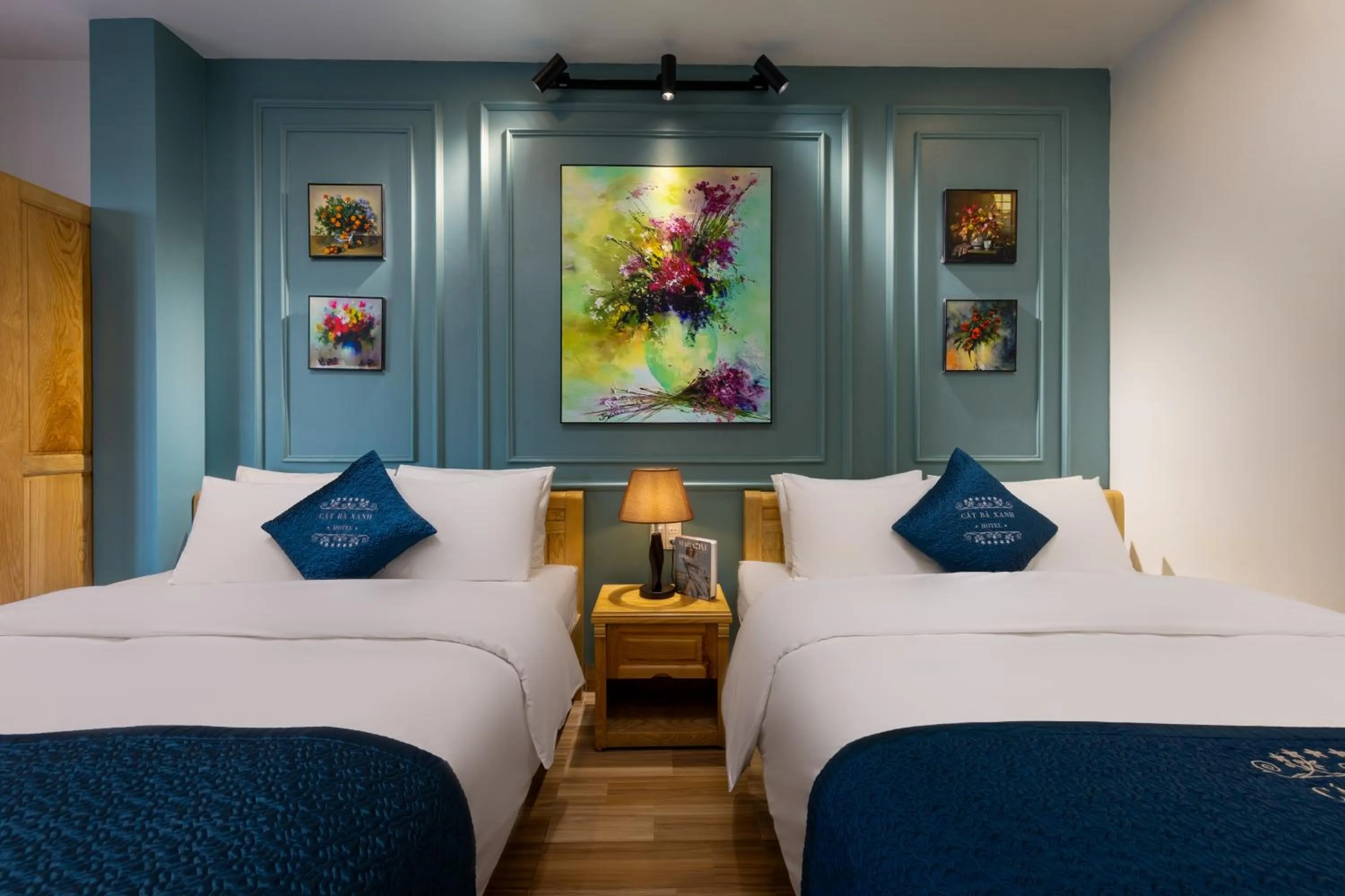 Photo of the whole room, Bed in Cat Ba Xanh Spring Garden Hotel