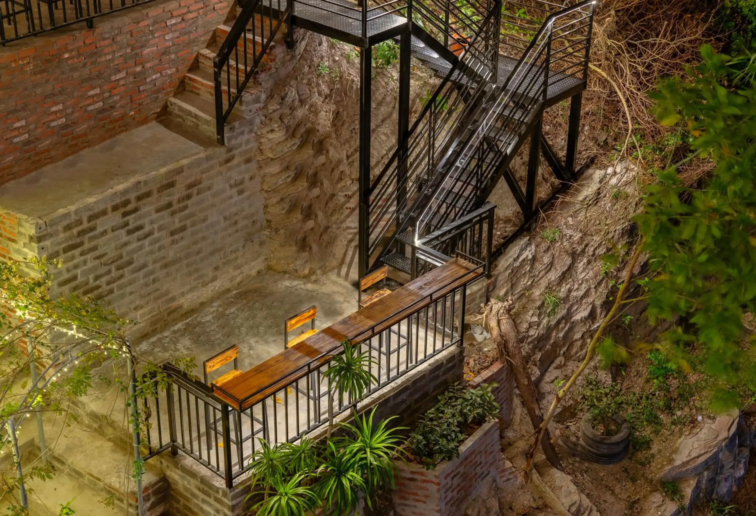 Restaurant/places to eat in Cat Ba Xanh Spring Garden Hotel Restaurant/places to eat in Cat Ba Xanh Spring Garden Hotel