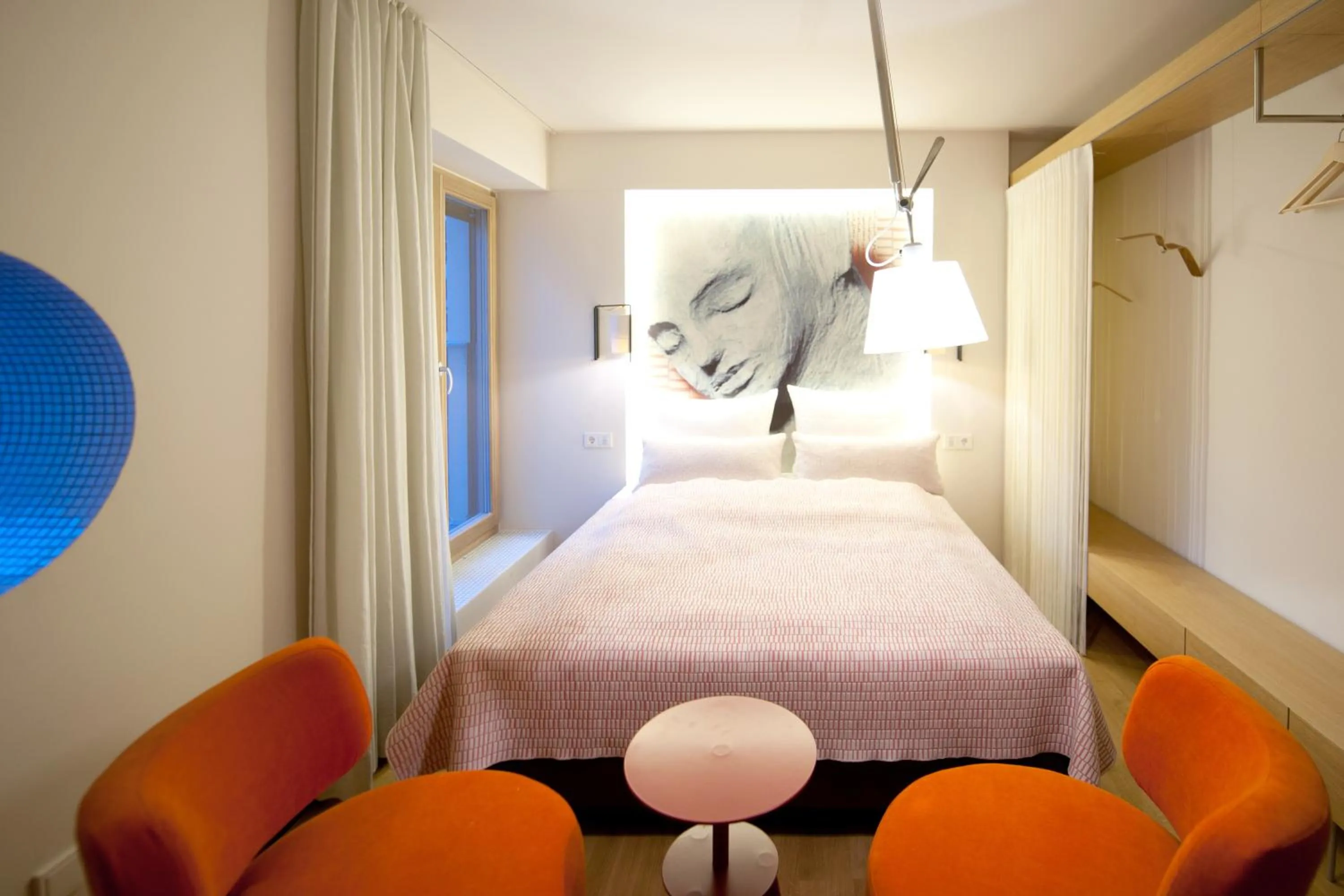 Photo of the whole room, Bed in Nala Individuellhotel