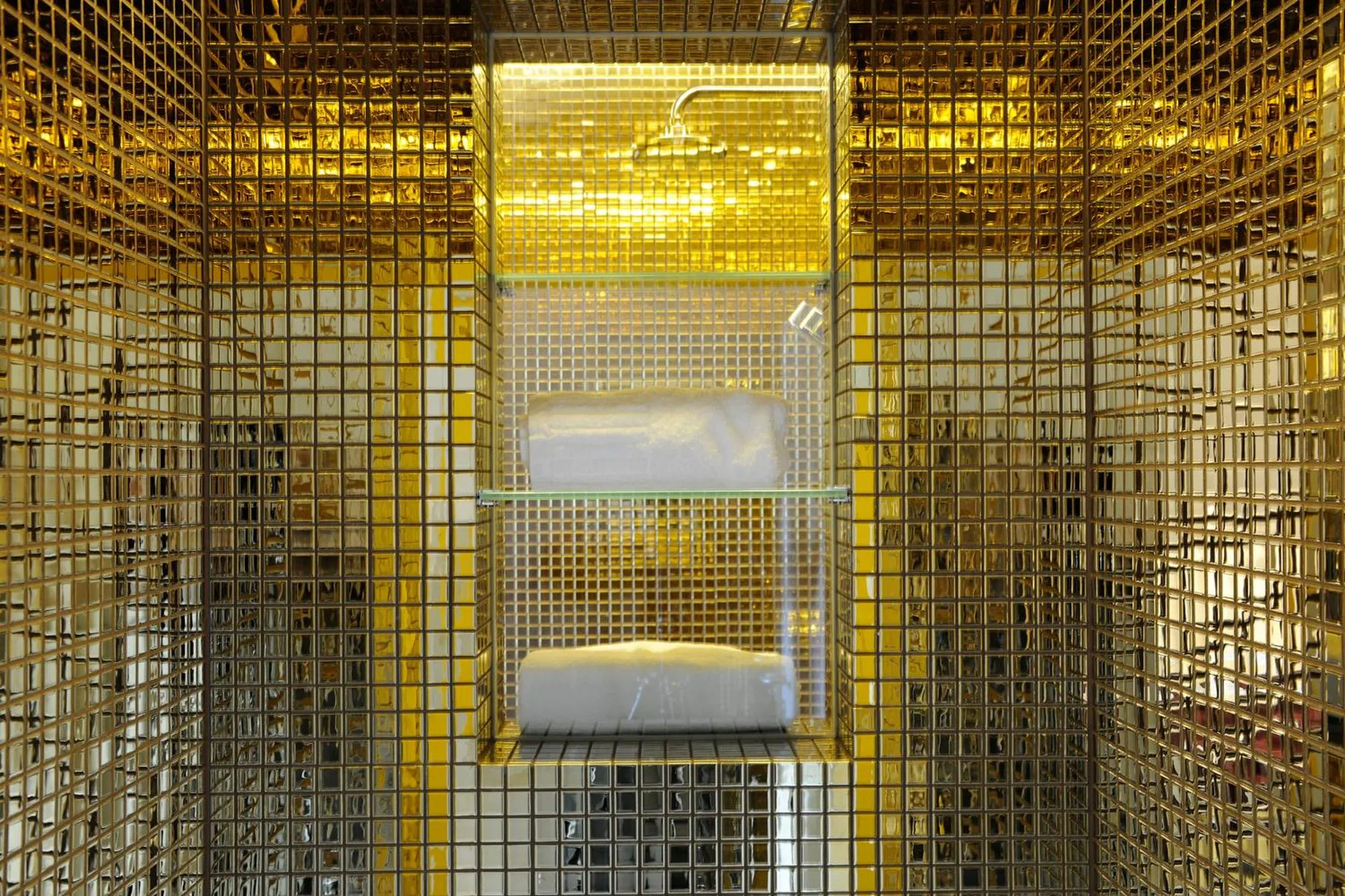 Shower in Nala Individuellhotel