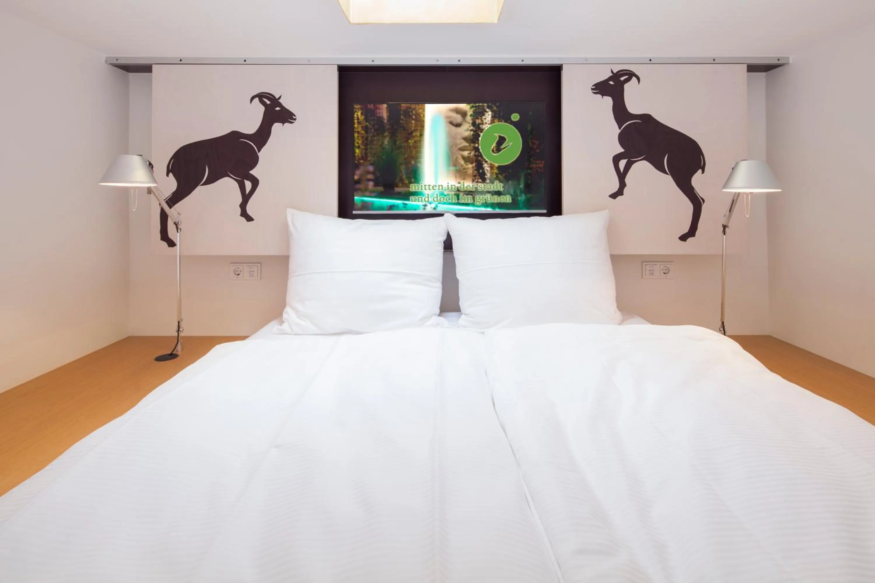 Photo of the whole room, Bed in Nala Individuellhotel