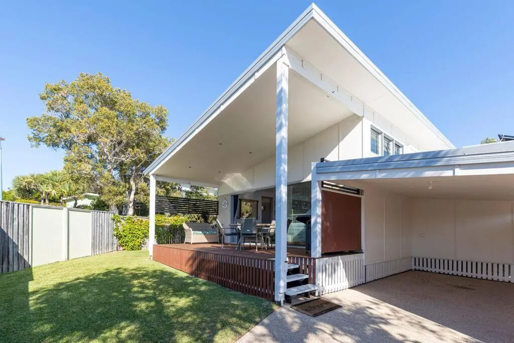 Delightful Dicky Beach Holiday House