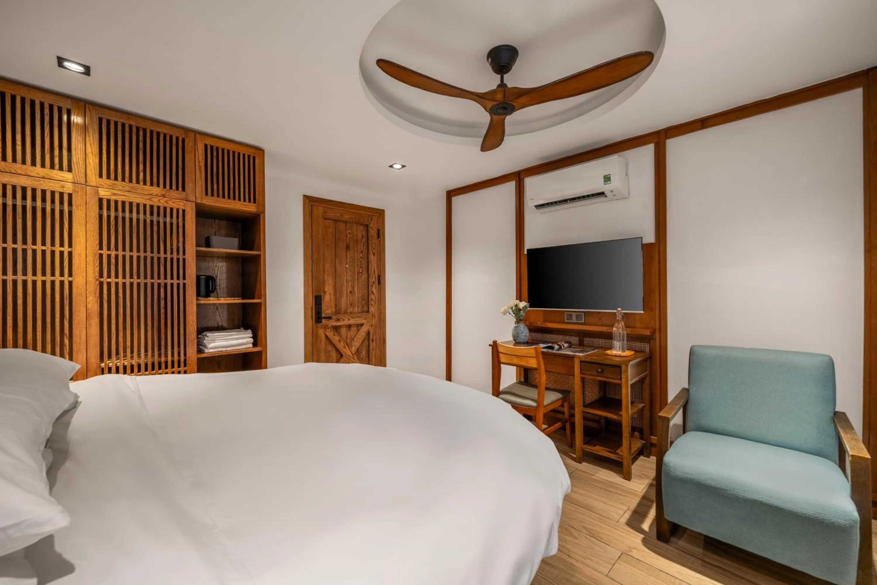 Bed in LUK Inn Hotel - An Thuong, Da Nang