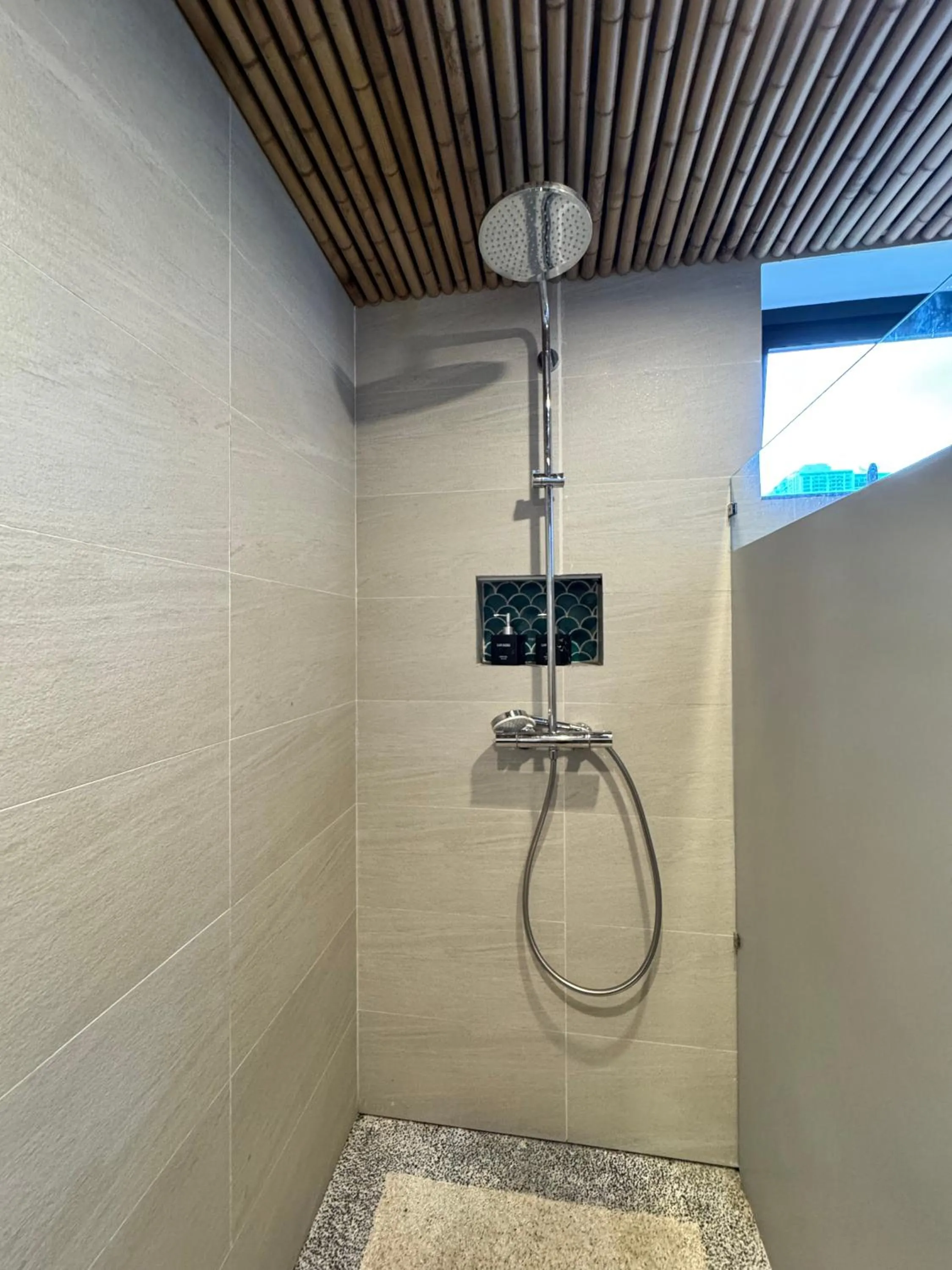 Shower in LUK Inn Hotel - An Thuong, Da Nang