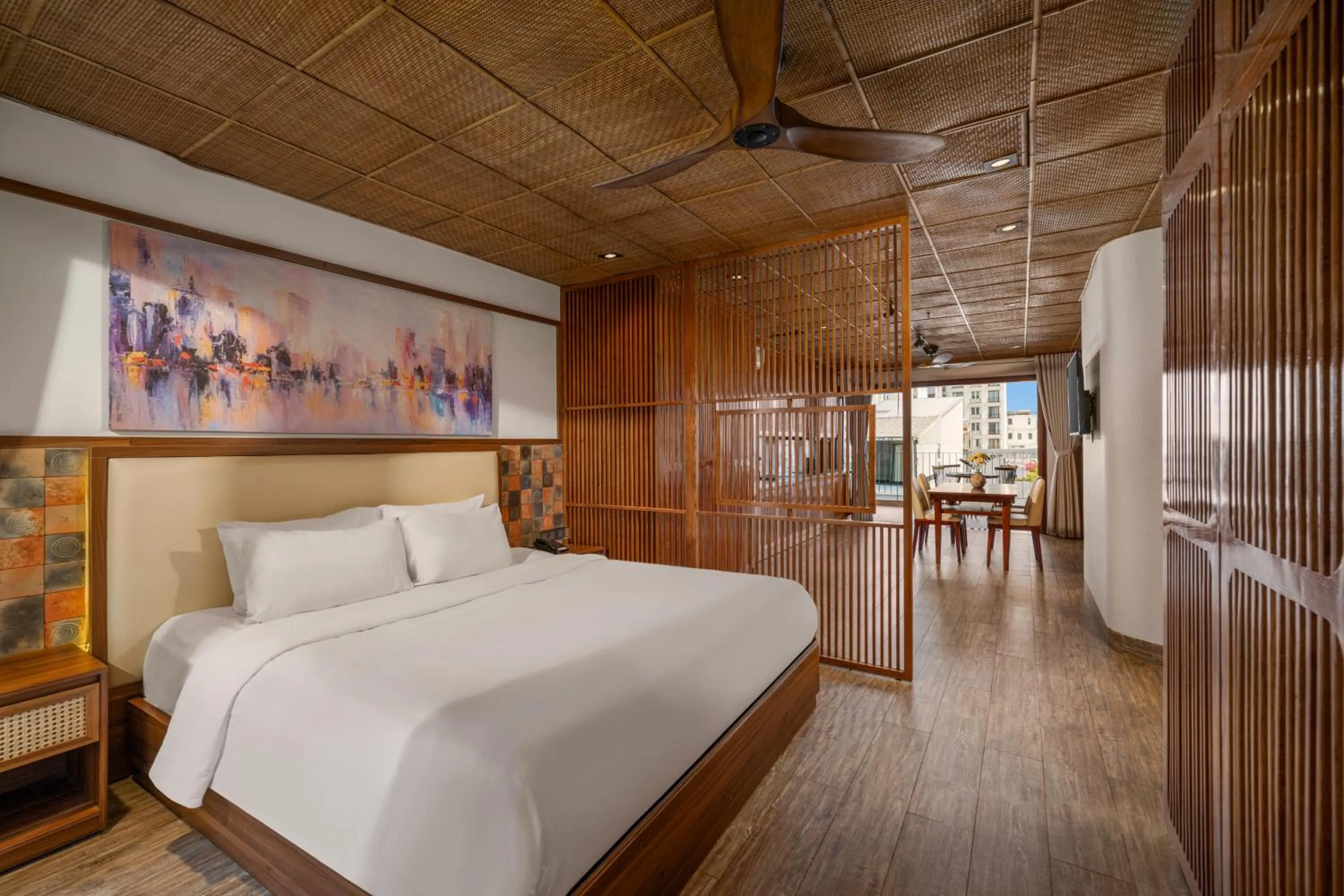 Bed in LUK Inn Hotel - An Thuong, Da Nang