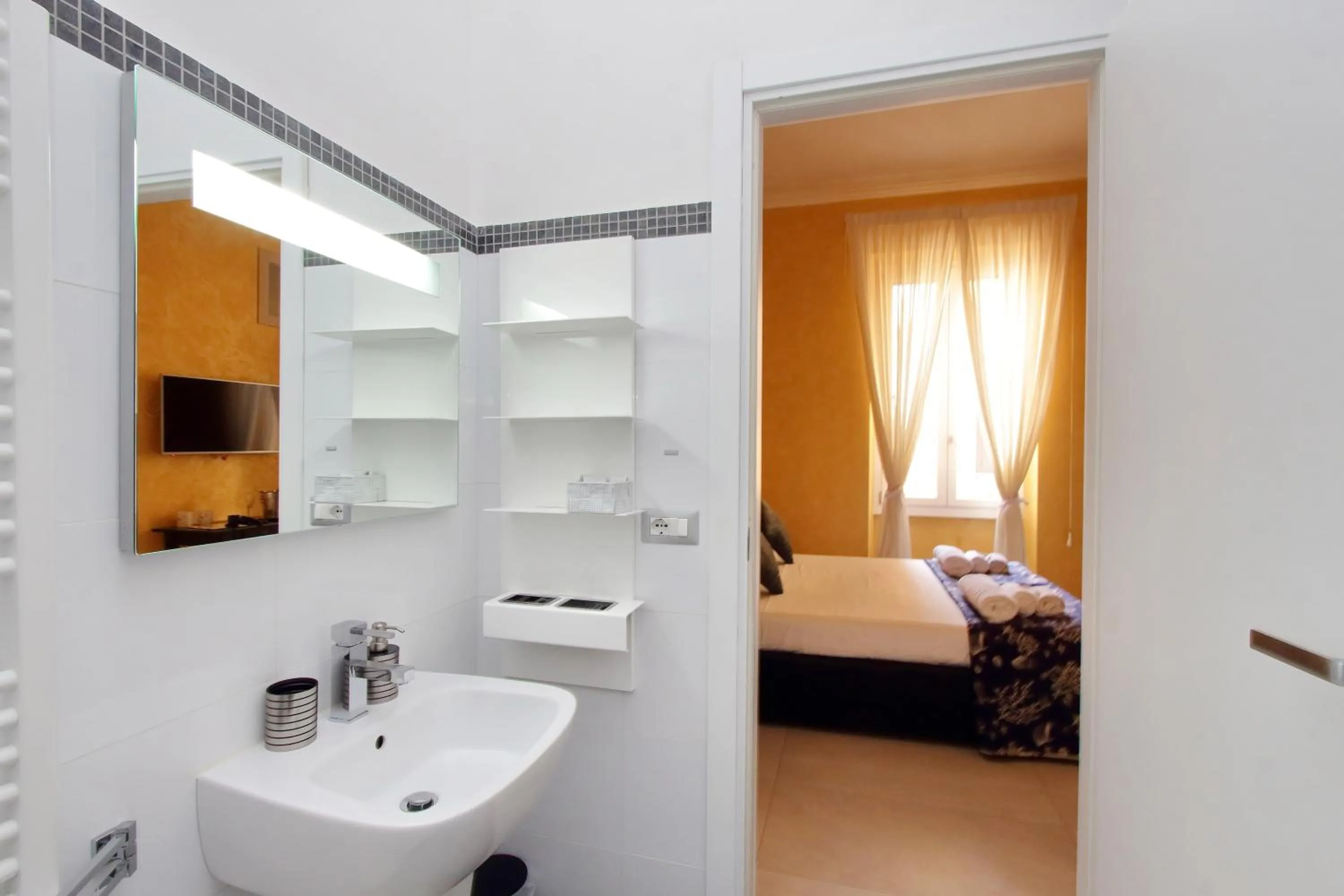 Bathroom, Bed in Domus Gallo Guest House