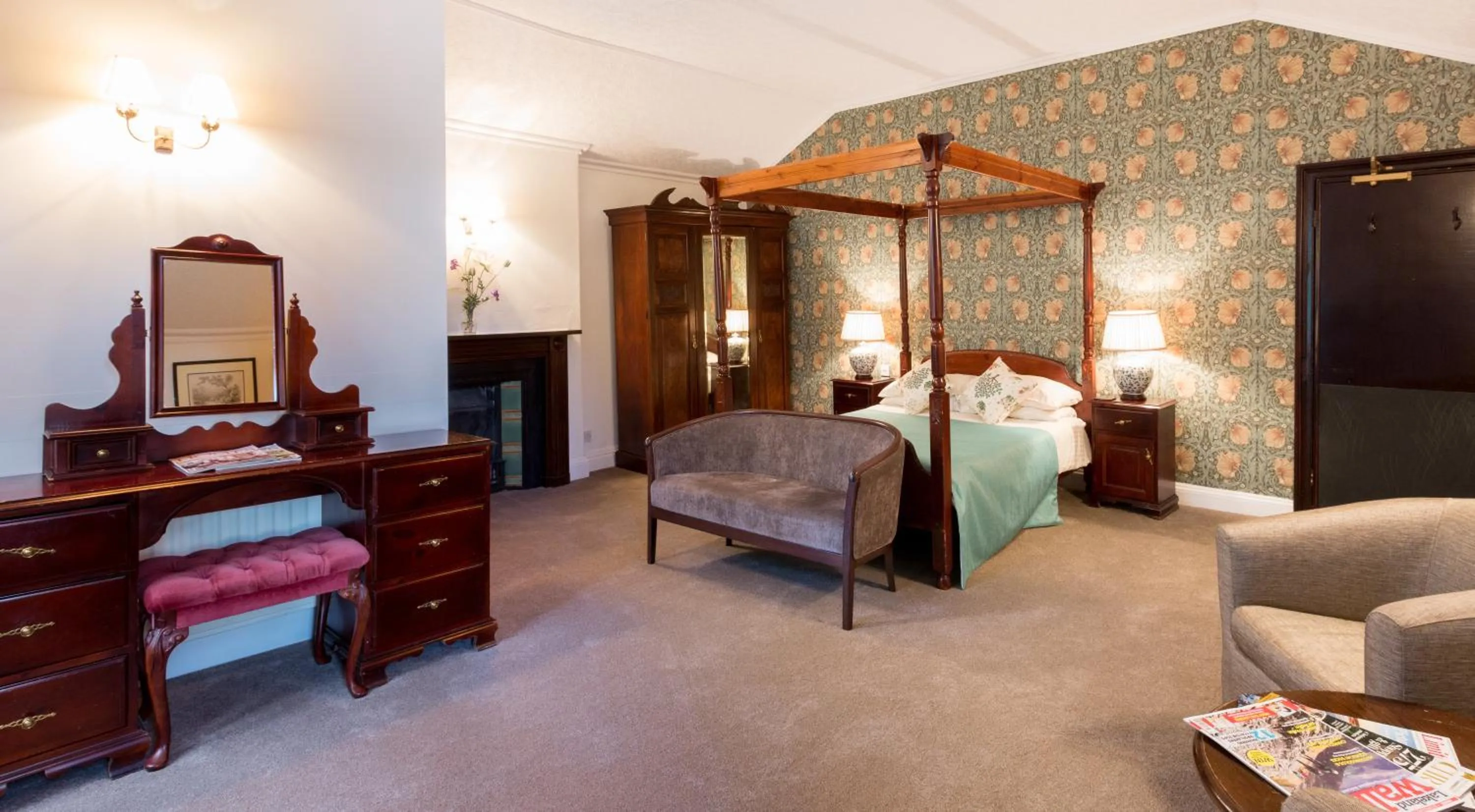 Bedroom, Bed in Badger Bar