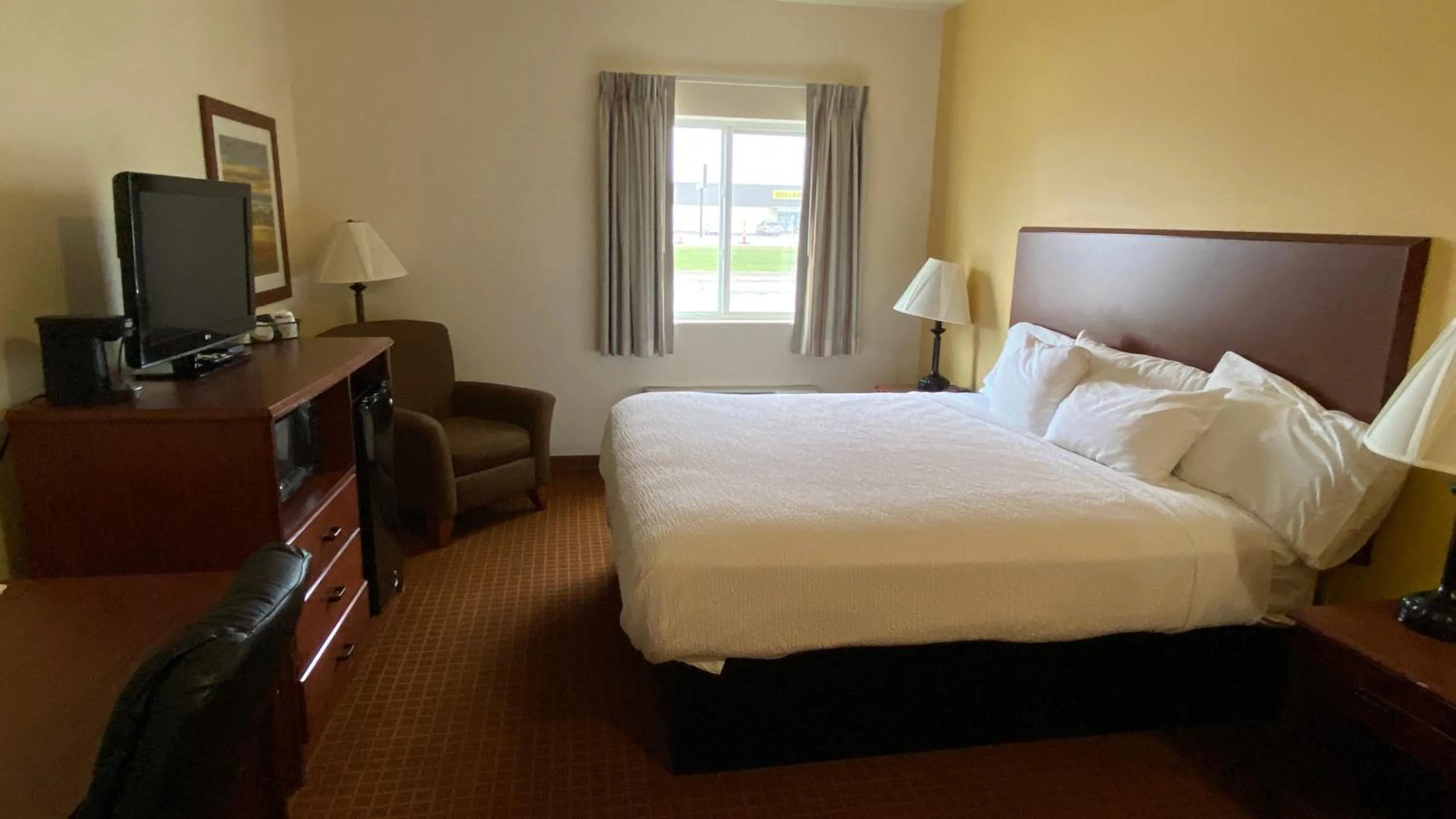 Bed in Park View Inn & Suites, Hoisington