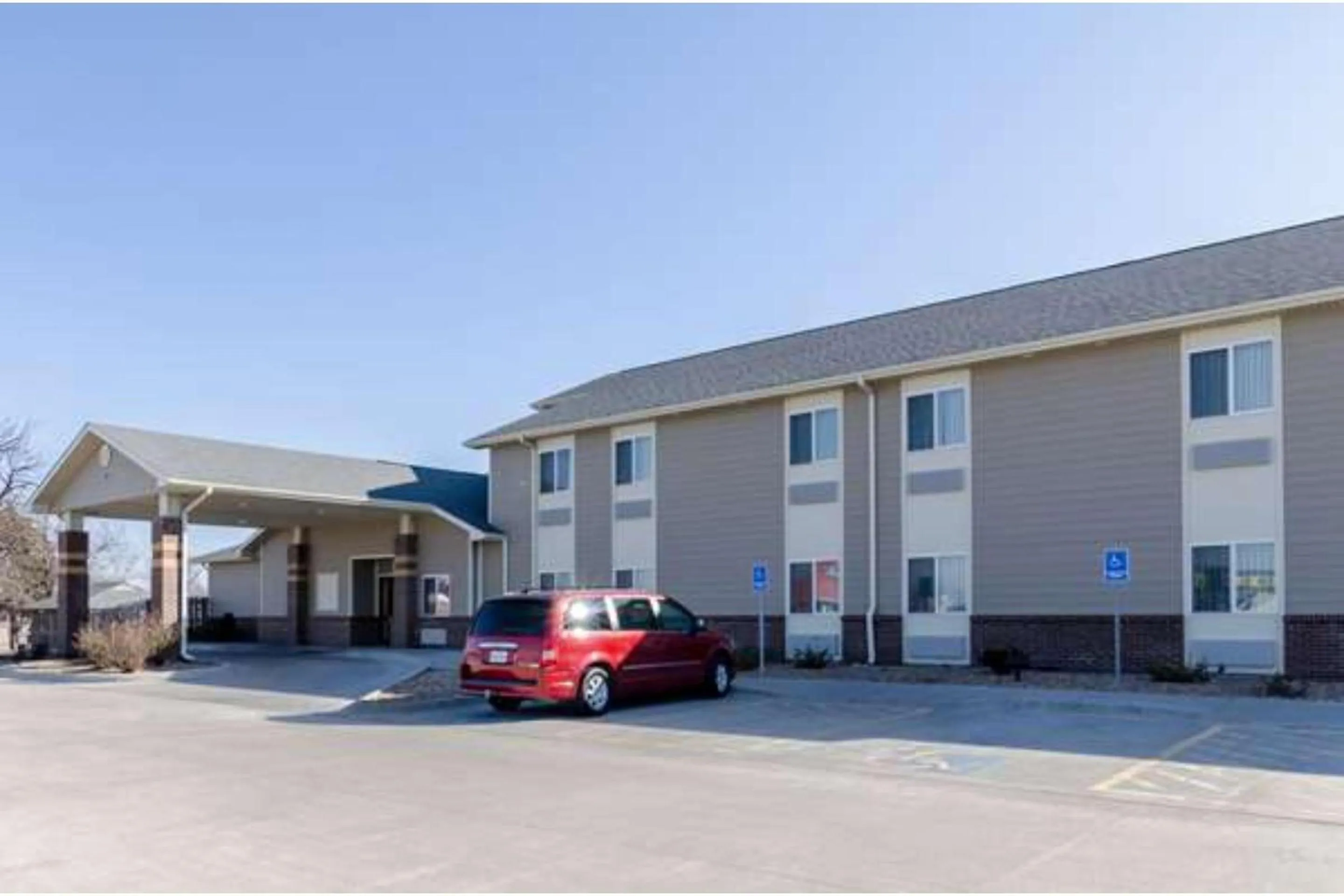 Parking in Park View Inn & Suites, Hoisington