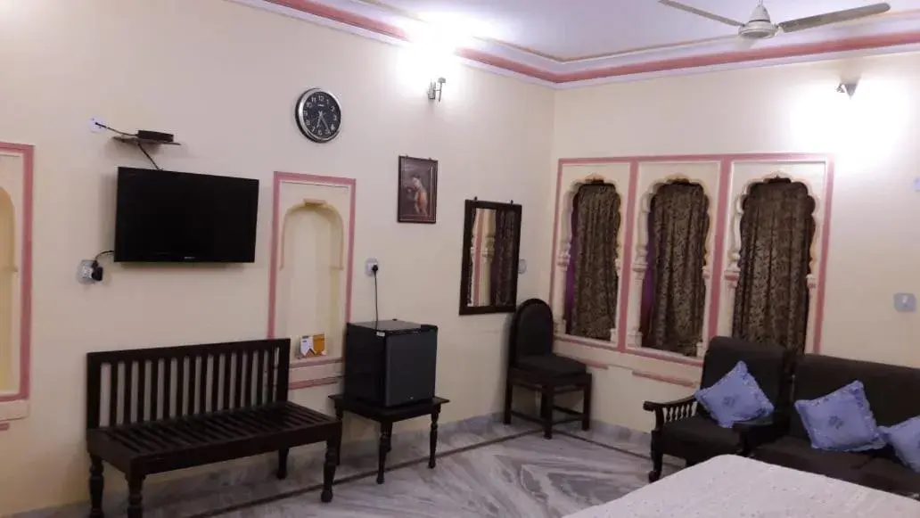 Bed in Palace Fresco Bed in Palace Fresco