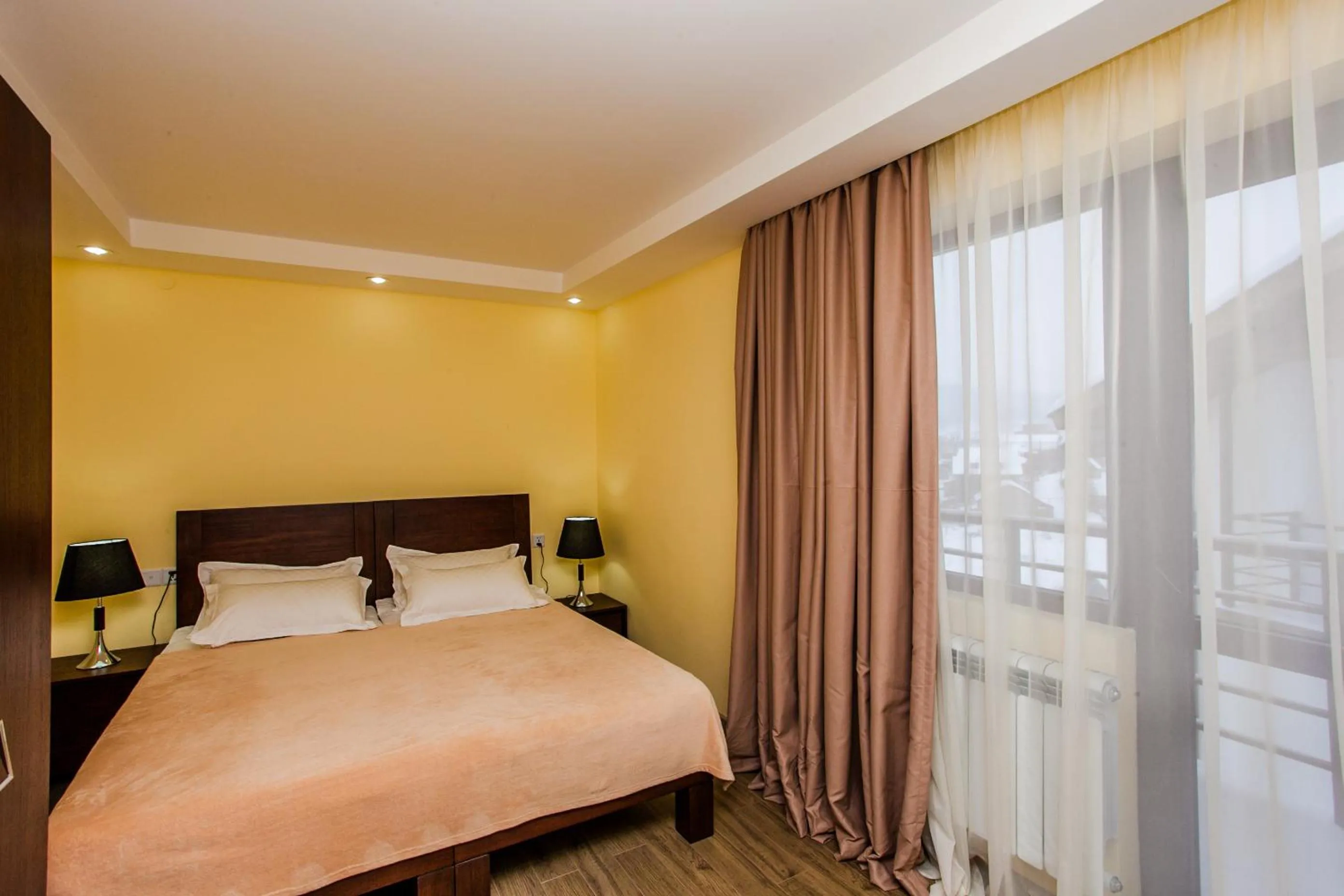 Bedroom, Bed in Crystal Hill Resort