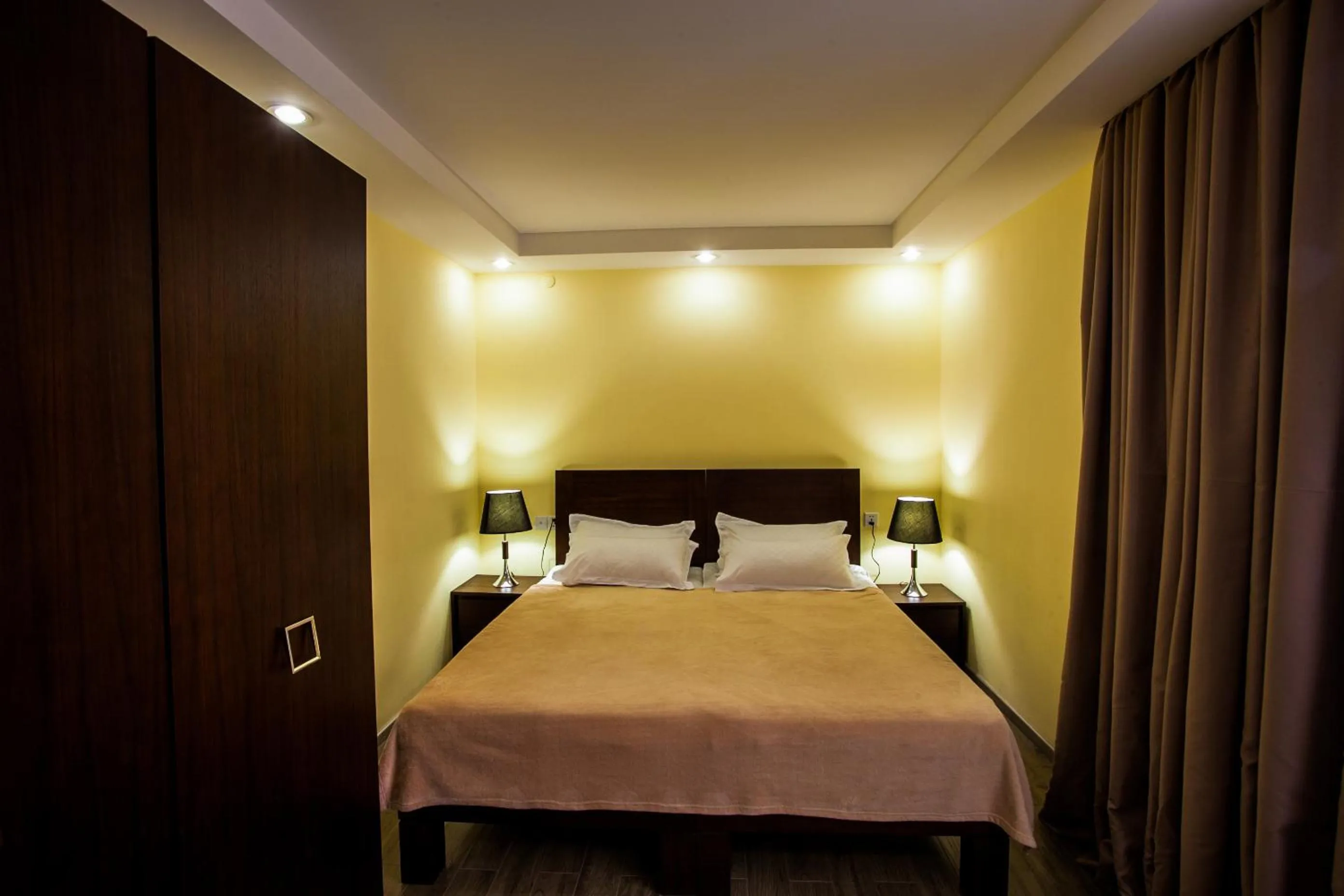 Bedroom, Bed in Crystal Hill Resort