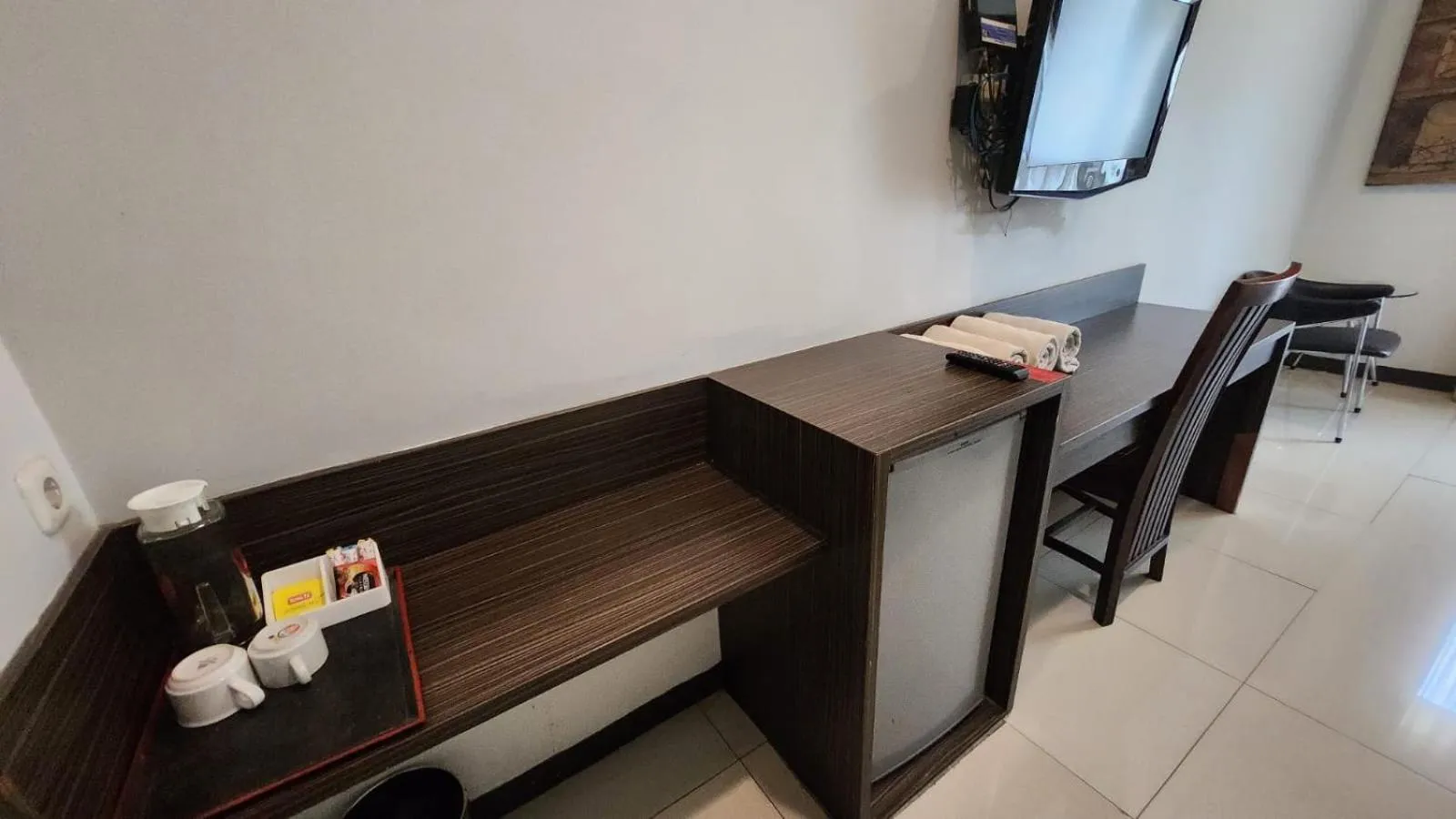 TV and multimedia in Summer Hills Hotel & Villas Bandung