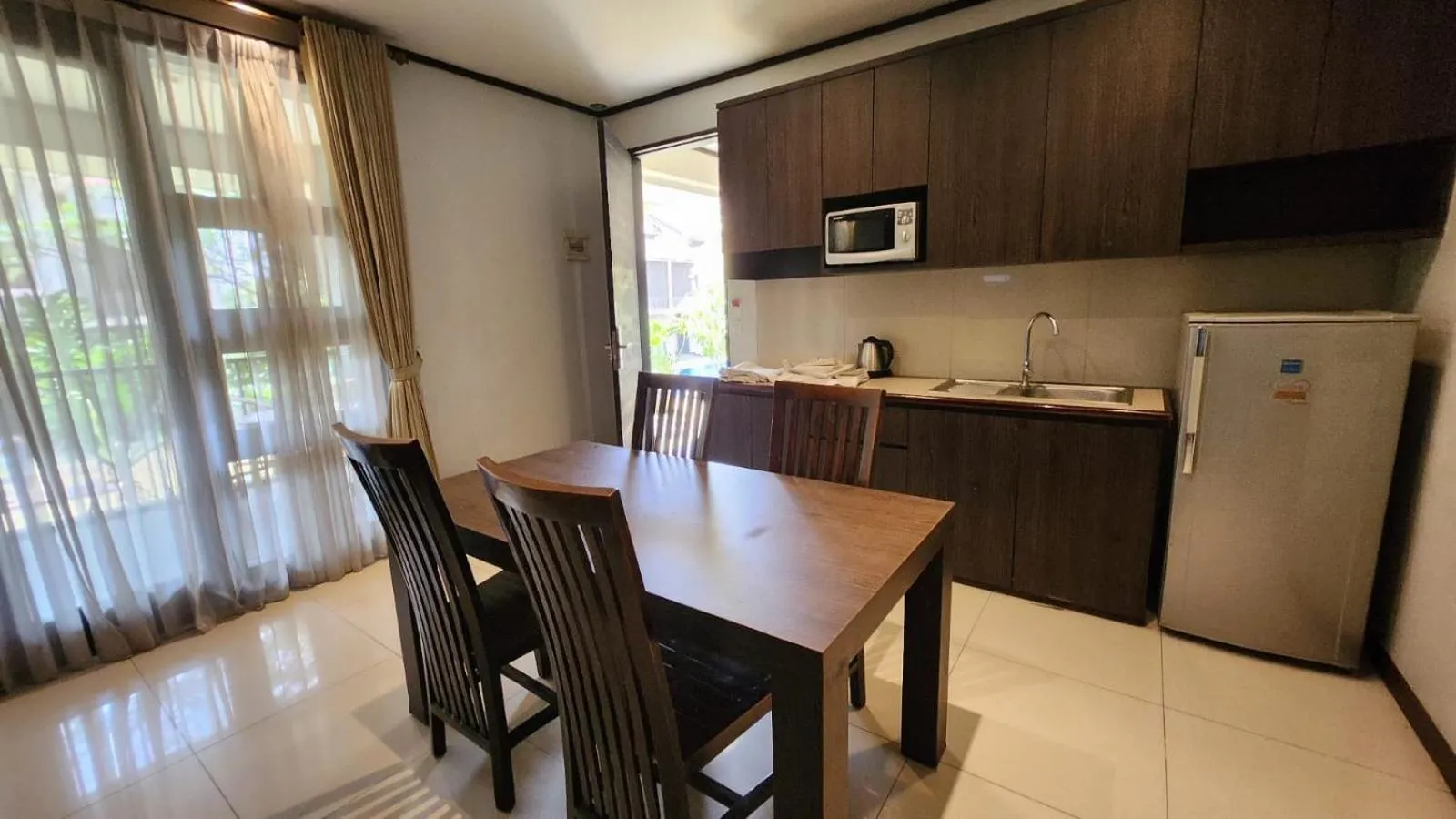 Dining area in Summer Hills Hotel & Villas Bandung