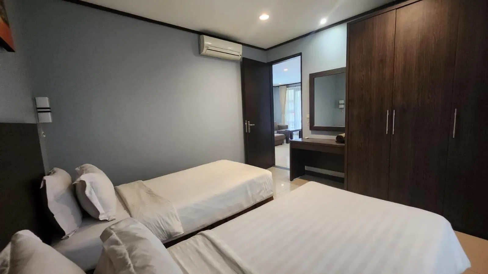 Bathroom, Bed in Summer Hills Hotel & Villas Bandung