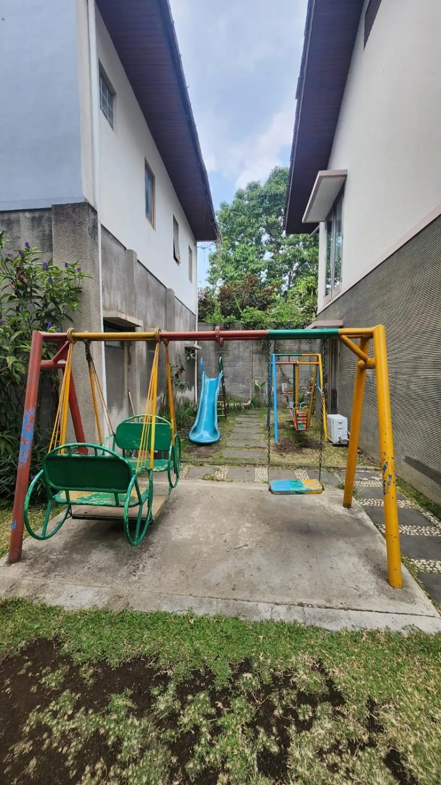 Children play ground in Summer Hills Hotel & Villas Bandung