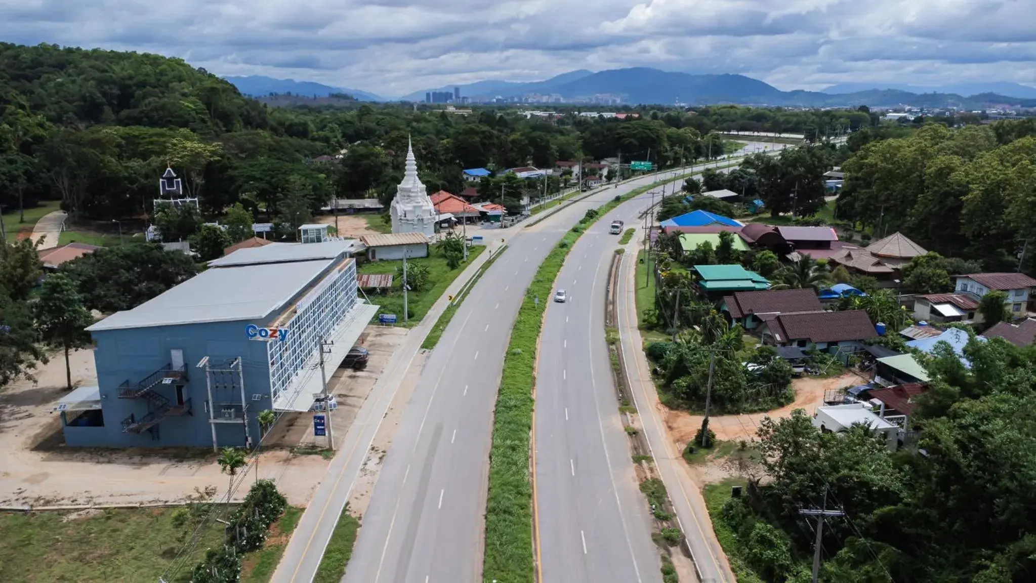 Quiet street view in A Hotel Cozy Quiet street view in A Hotel Cozy