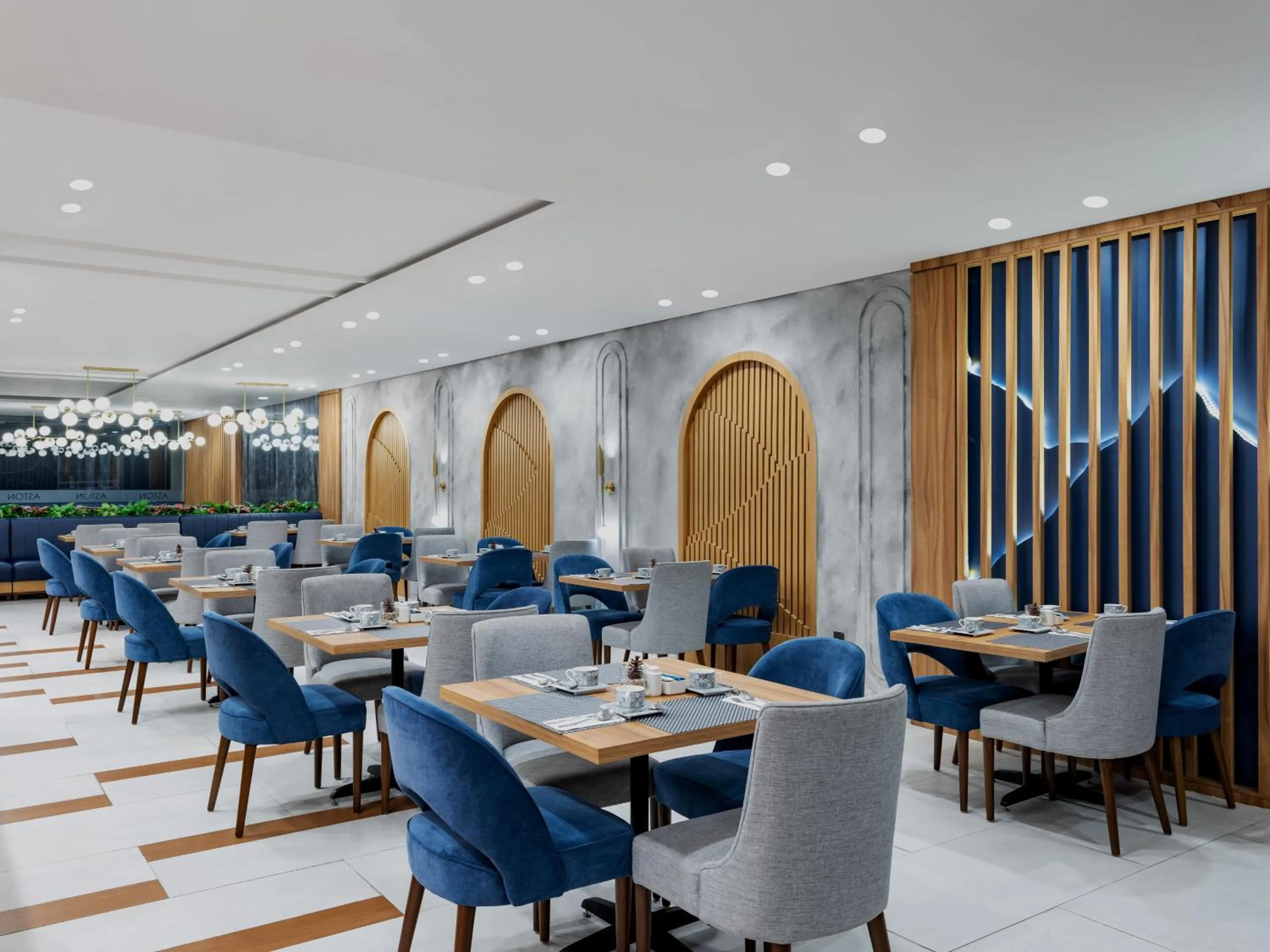 Restaurant/places to eat in Aston Pekalongan Syariah Hotel & Conference Center