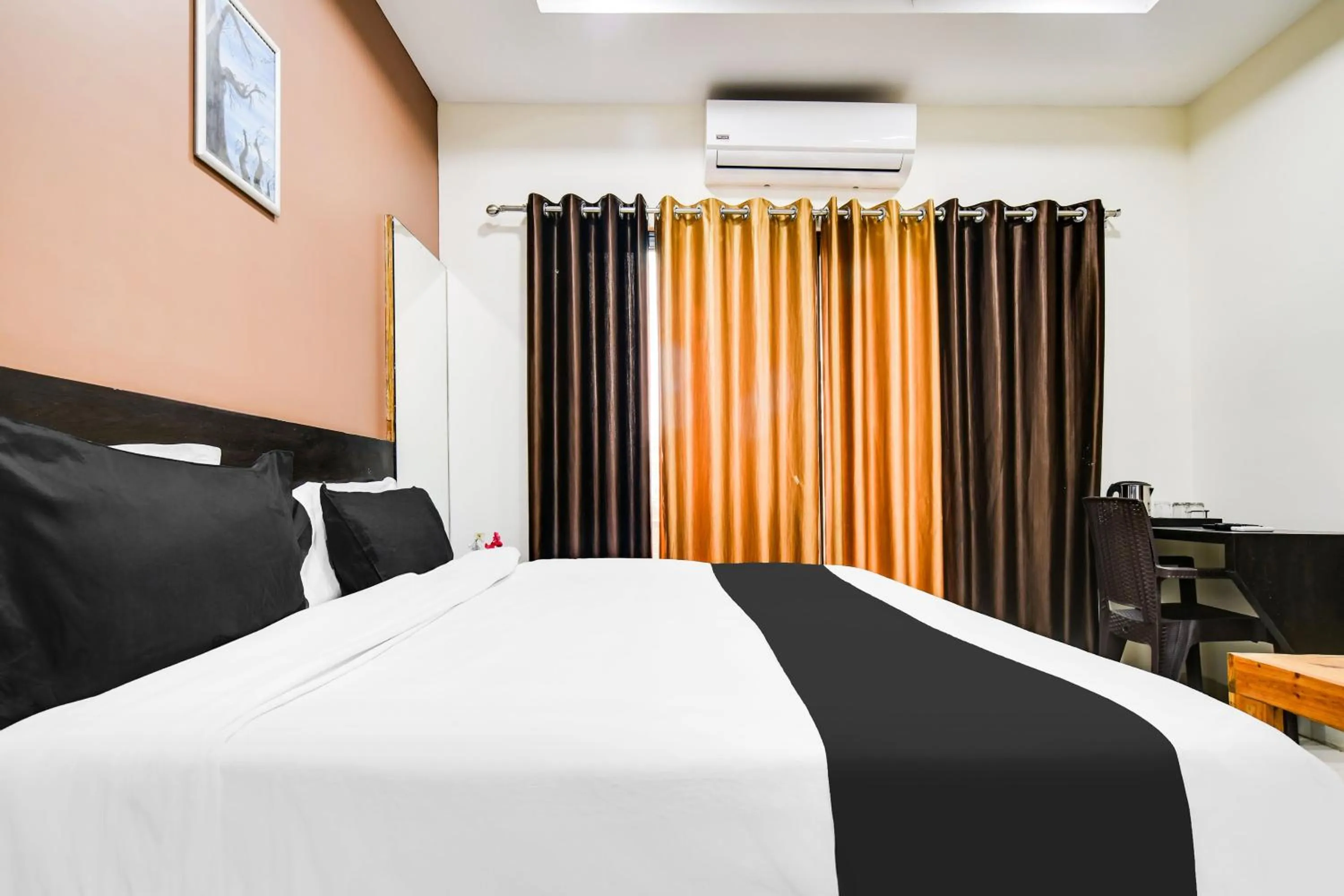 Bedroom, Bed in Collection O Indore Near Omax City 1