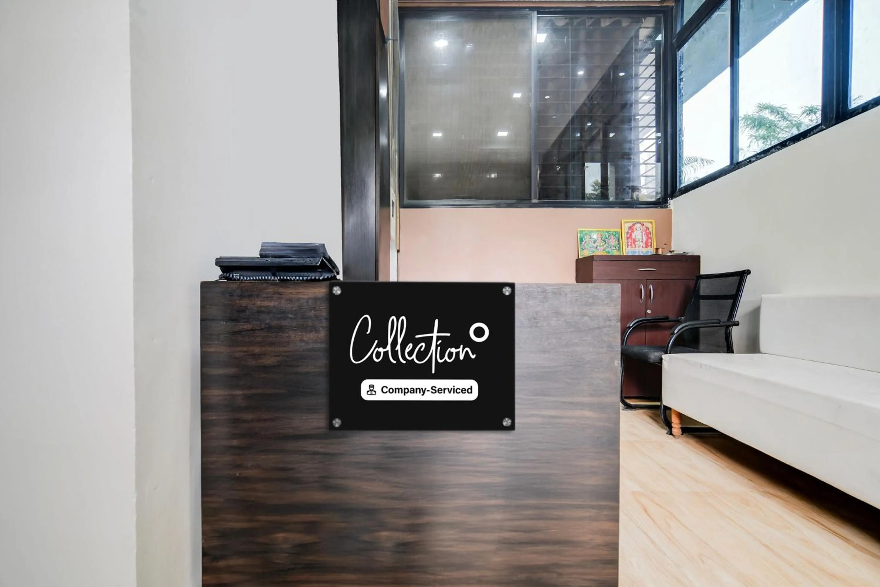 Lobby or reception in Super Collection O Indore Near Omax City 1