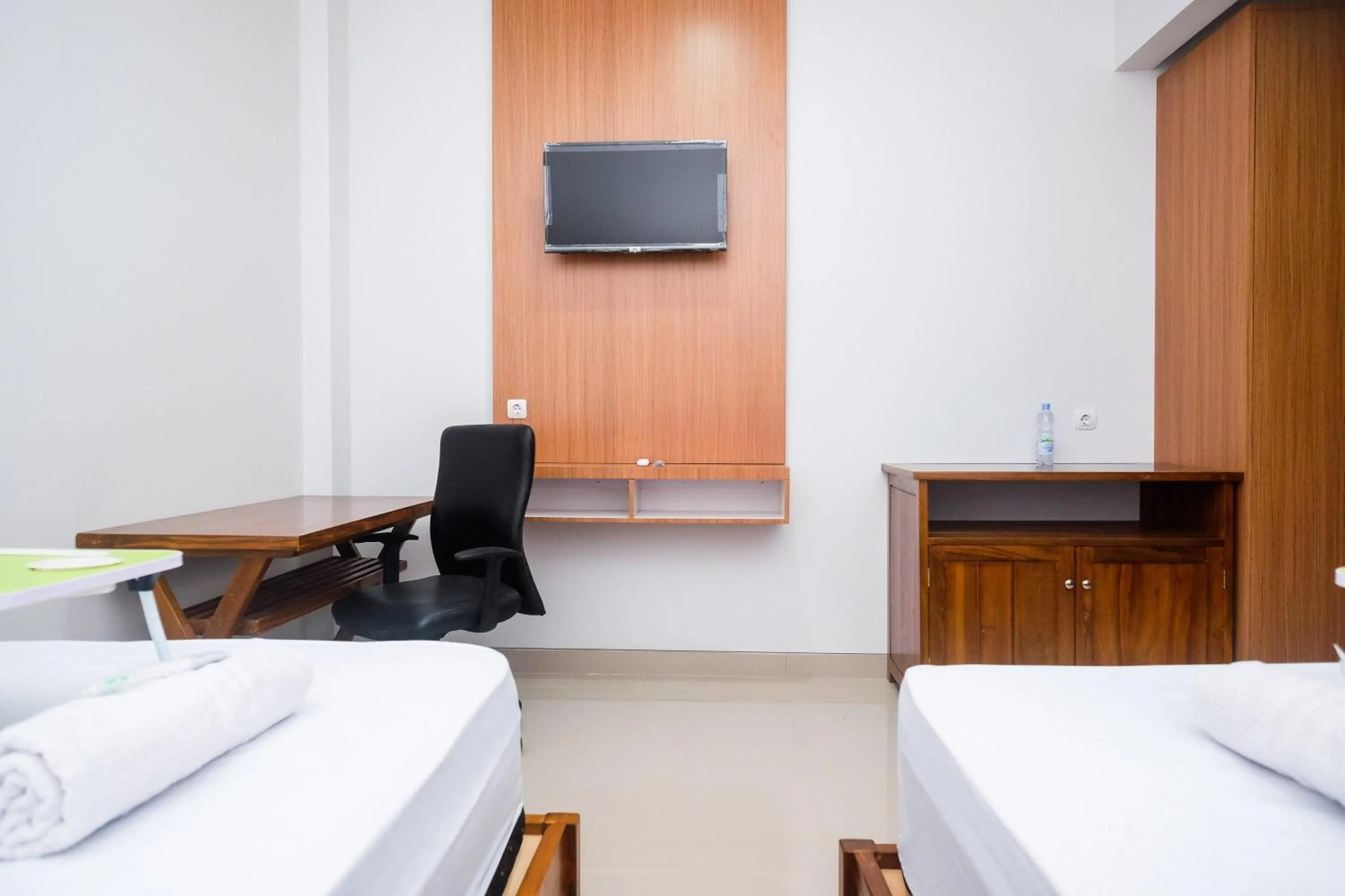 Bed in Urbanview Syariah Loji Arum Stasiun Klaten by RedDoorz