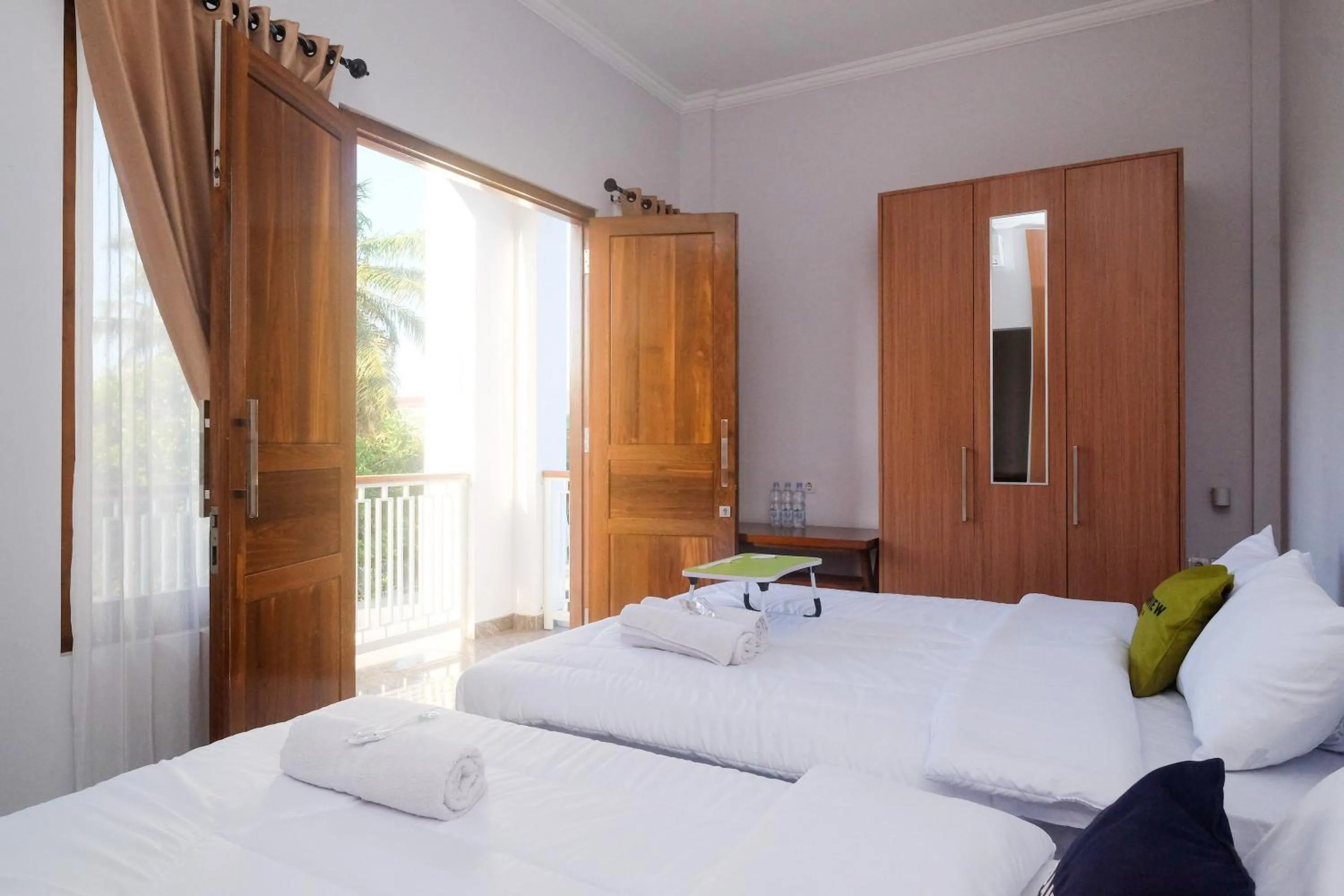 Bed in Urbanview Syariah Loji Arum Stasiun Klaten by RedDoorz