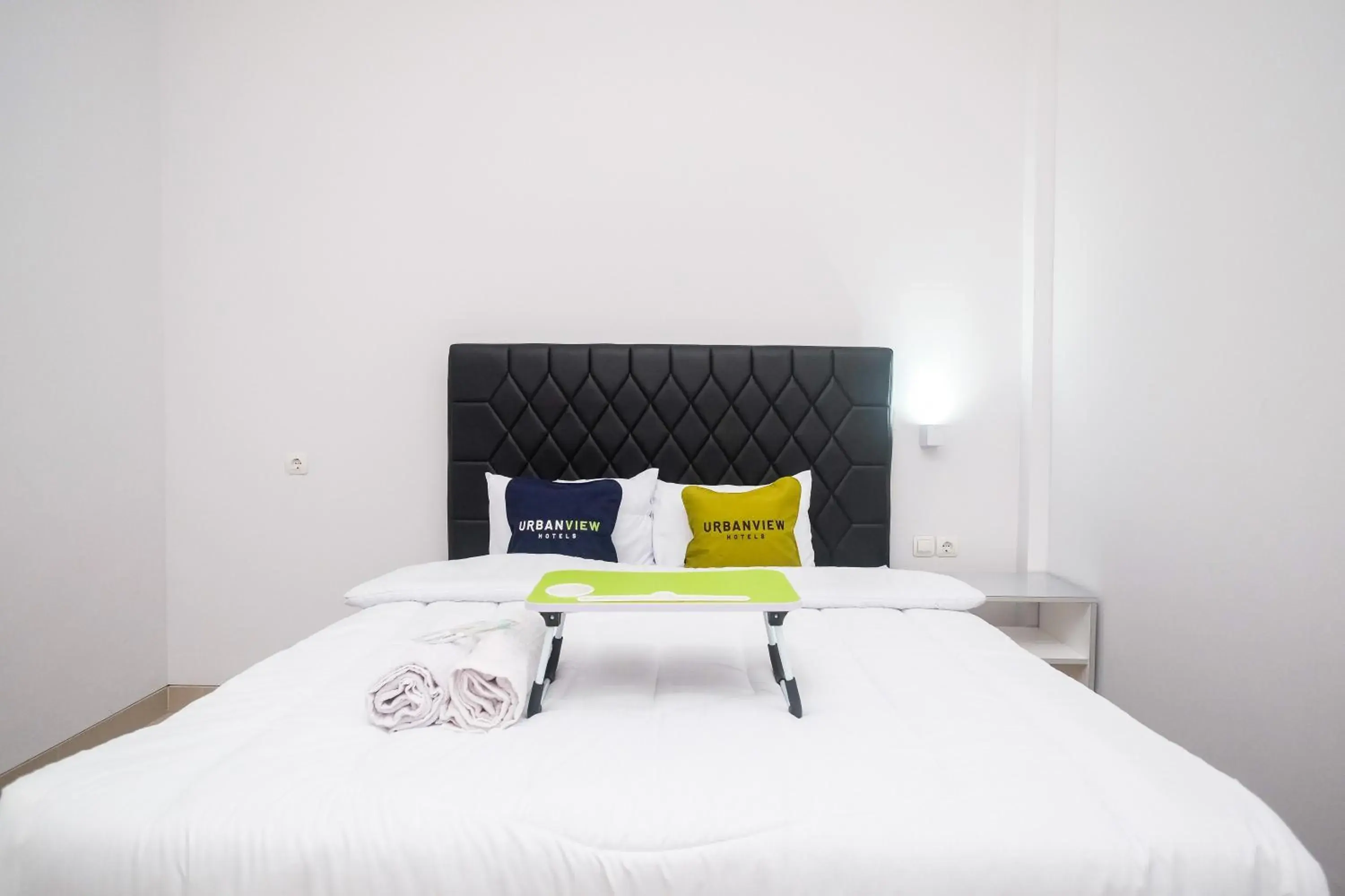 Bed in Urbanview Syariah Loji Arum Stasiun Klaten by RedDoorz Bed in Urbanview Syariah Loji Arum Stasiun Klaten by RedDoorz