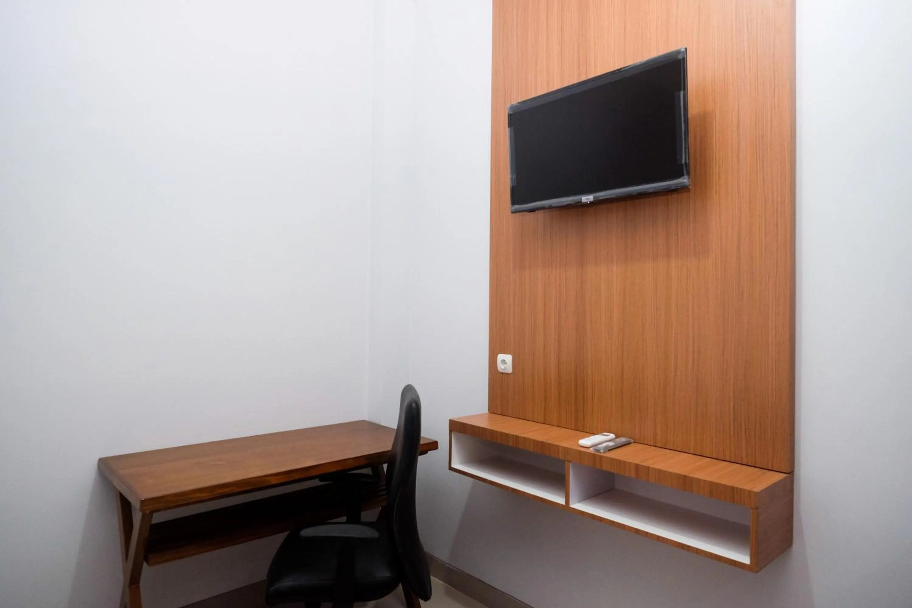 Bedroom in Urbanview Syariah Loji Arum Stasiun Klaten by RedDoorz