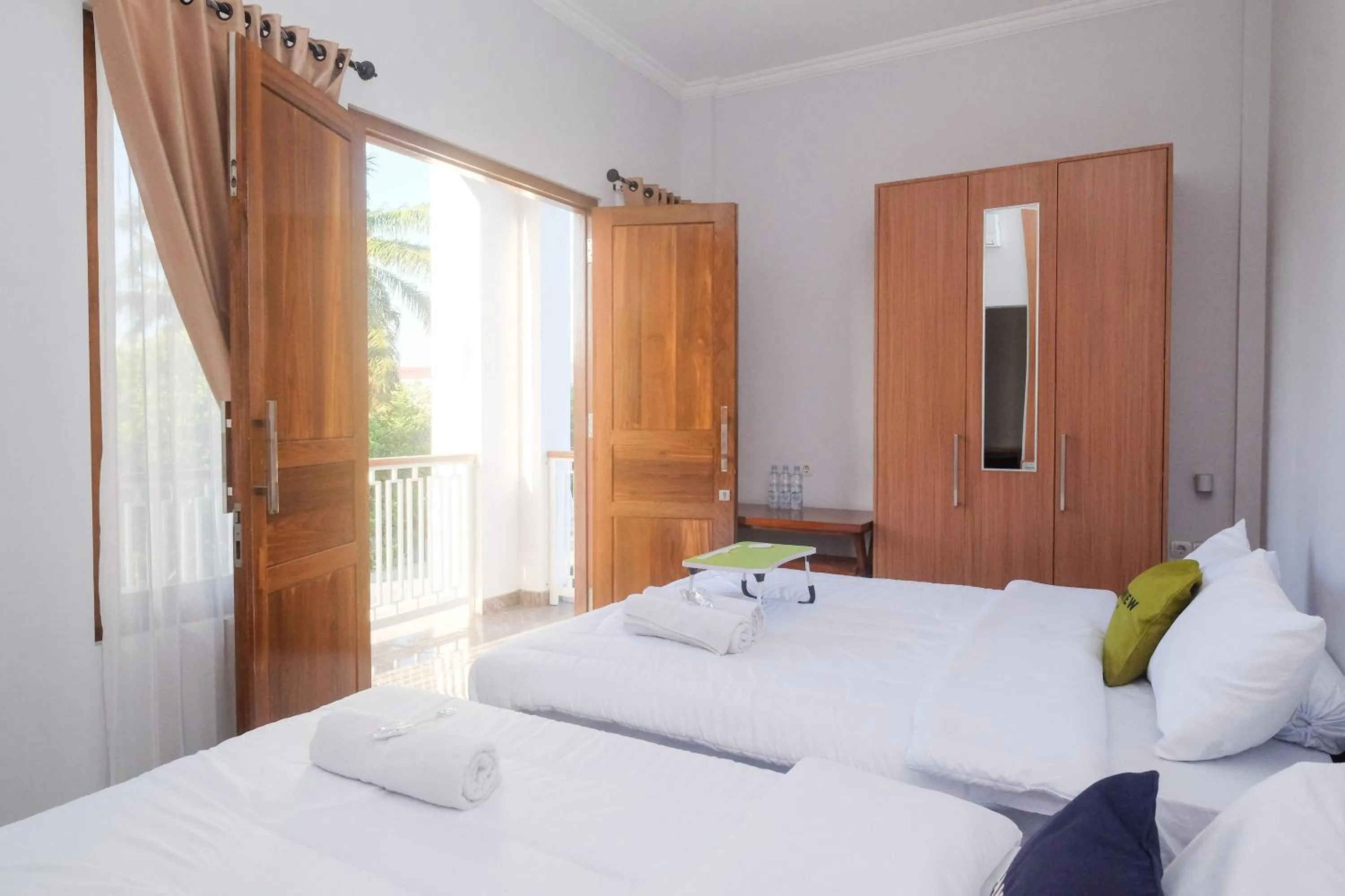 Bed in Urbanview Syariah Loji Arum Stasiun Klaten by RedDoorz